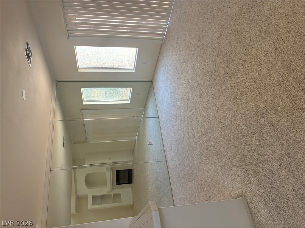 5272 Island Chain Road
