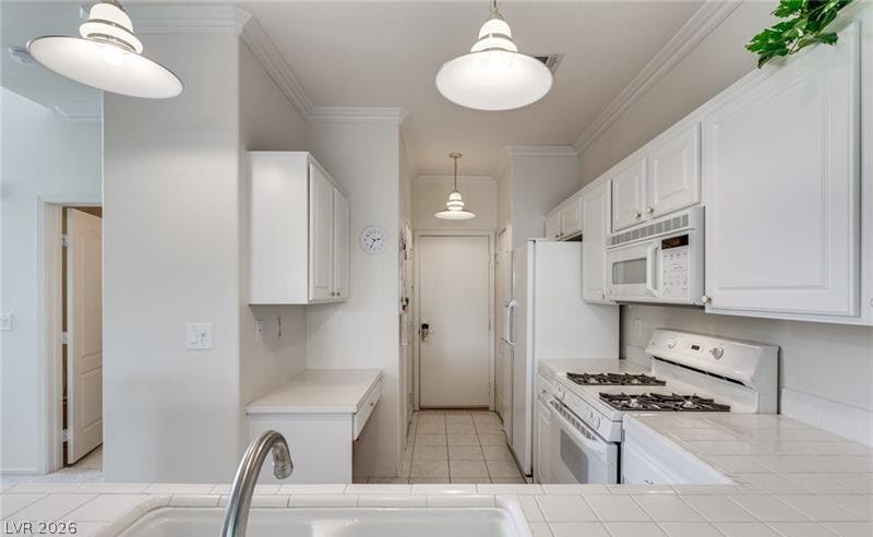 5272 Island Chain Road
