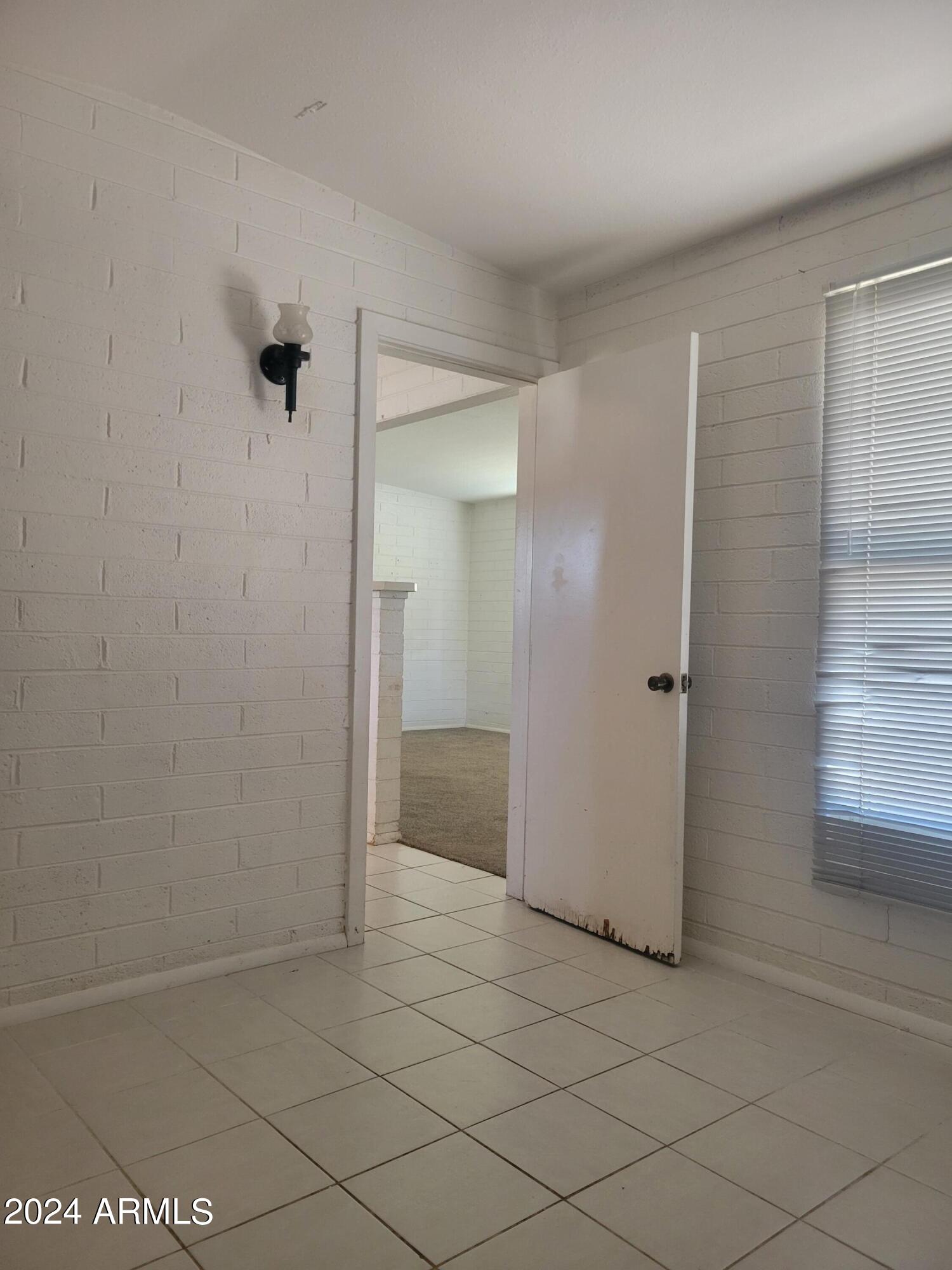 410 S ROBERT Road