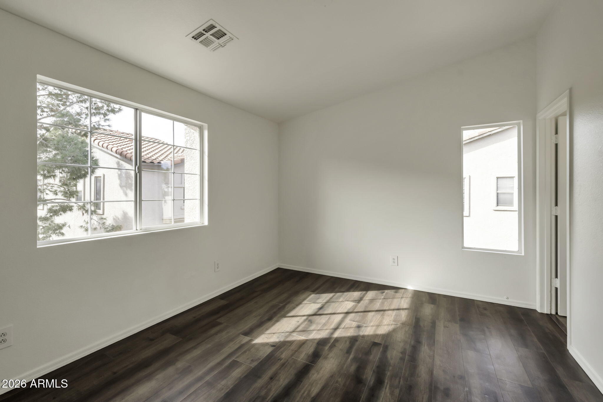 1961 N HARTFORD Street 1191