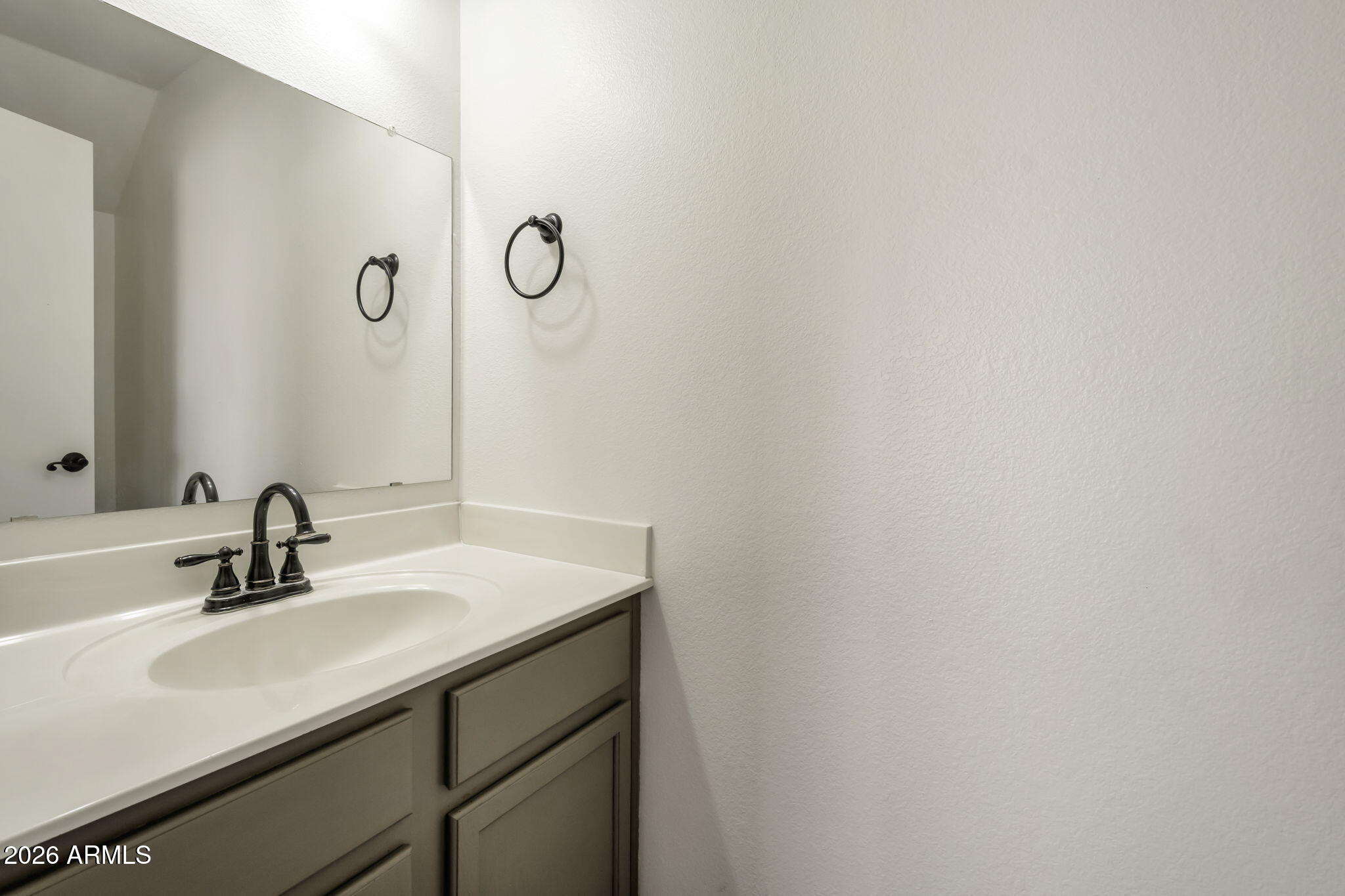 1961 N HARTFORD Street 1191