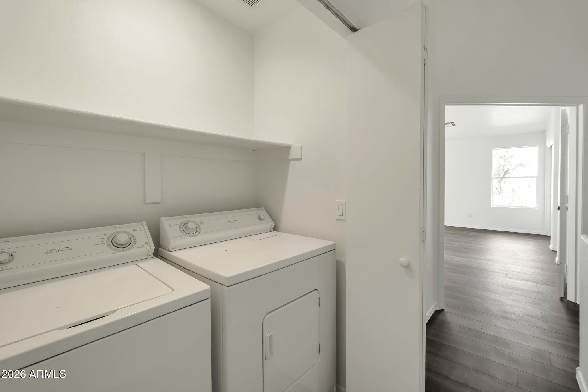 1961 N HARTFORD Street 1191