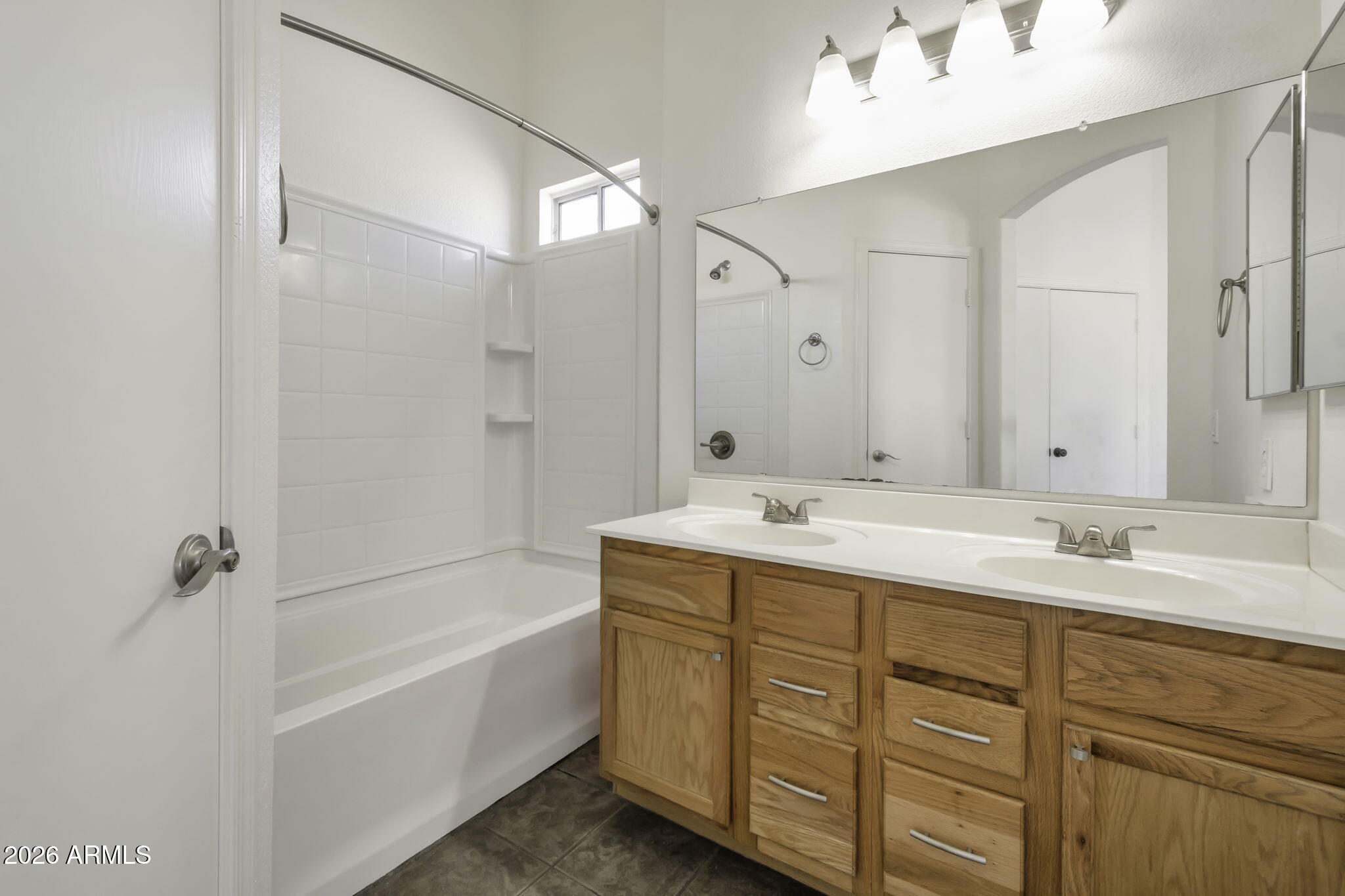 1961 N HARTFORD Street 1191