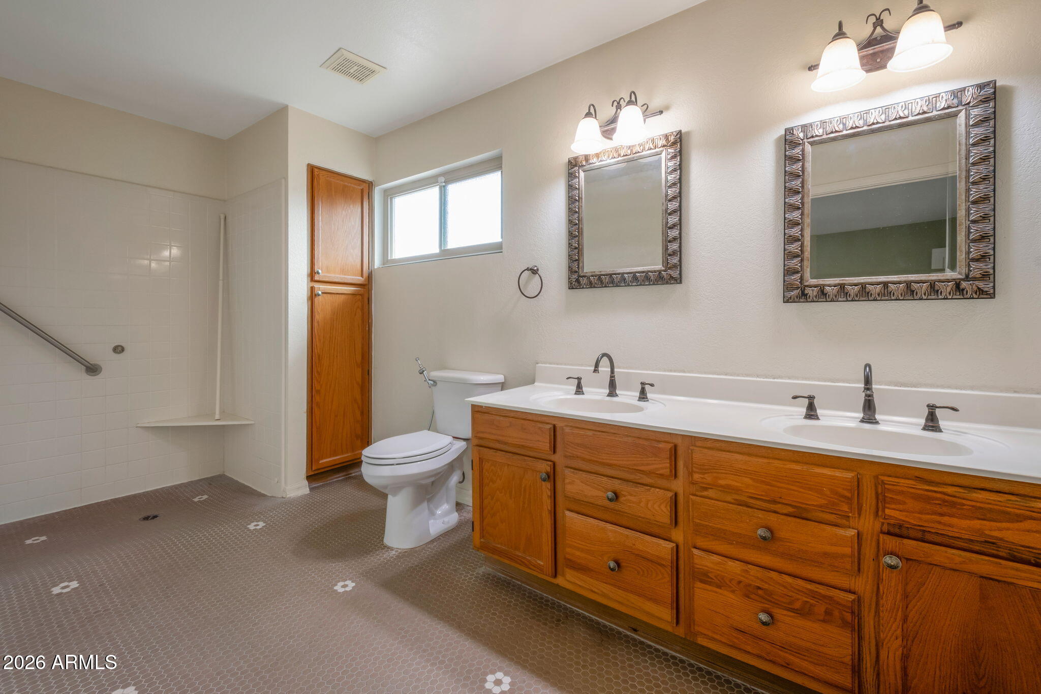 2559 LEISURE WORLD