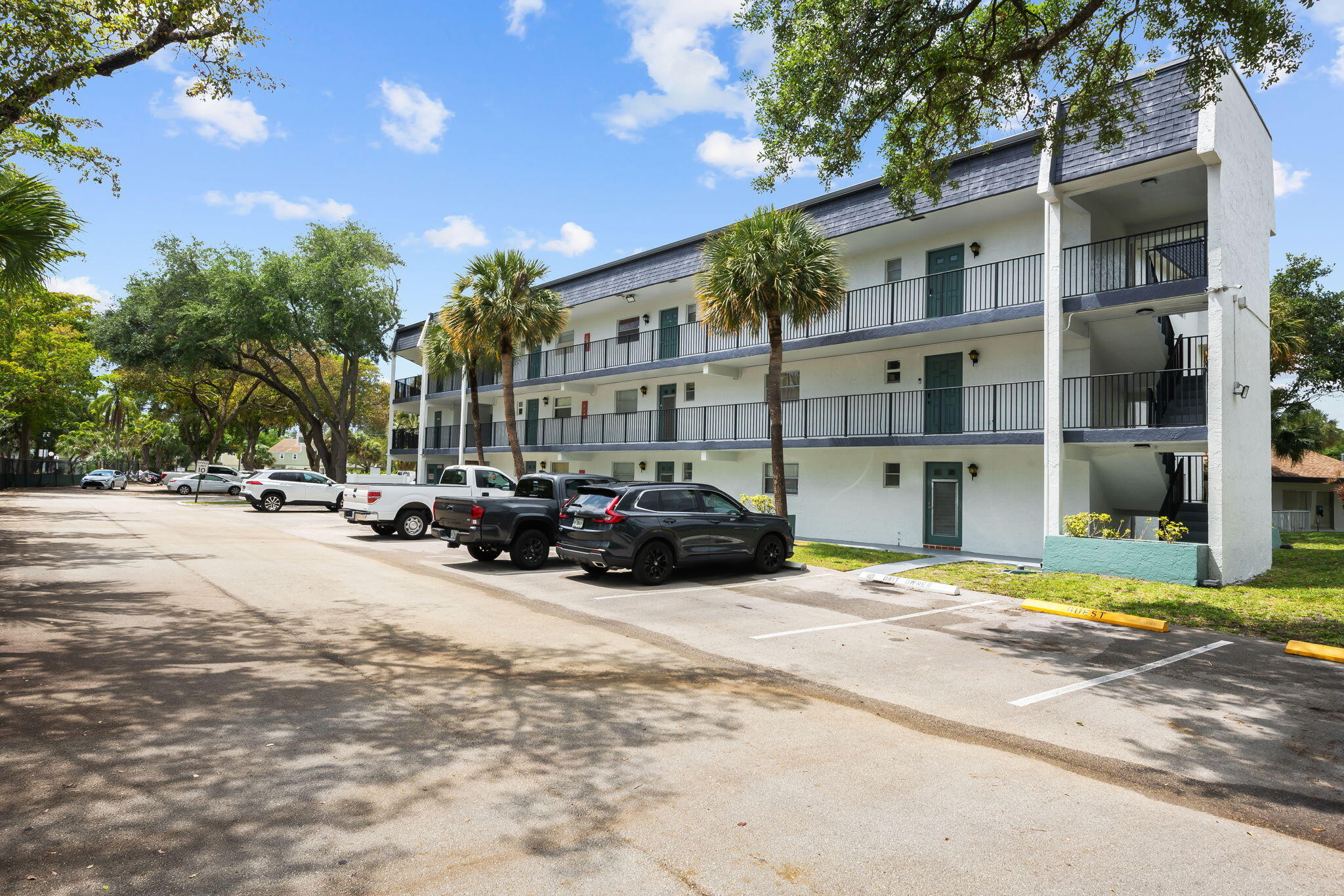 8004 Lagos De Campo Boulevard C-203