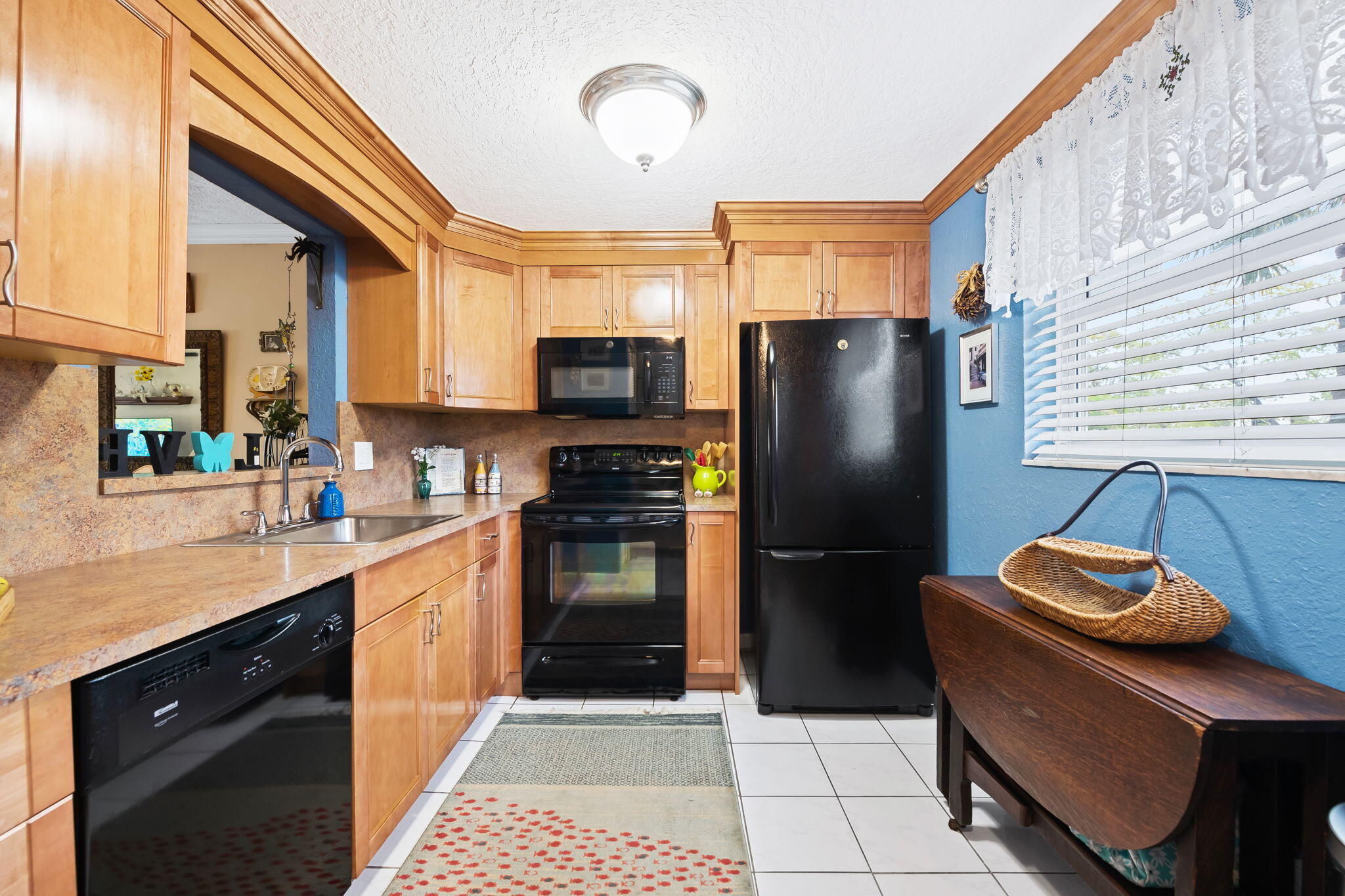 8004 Lagos De Campo Boulevard C-203