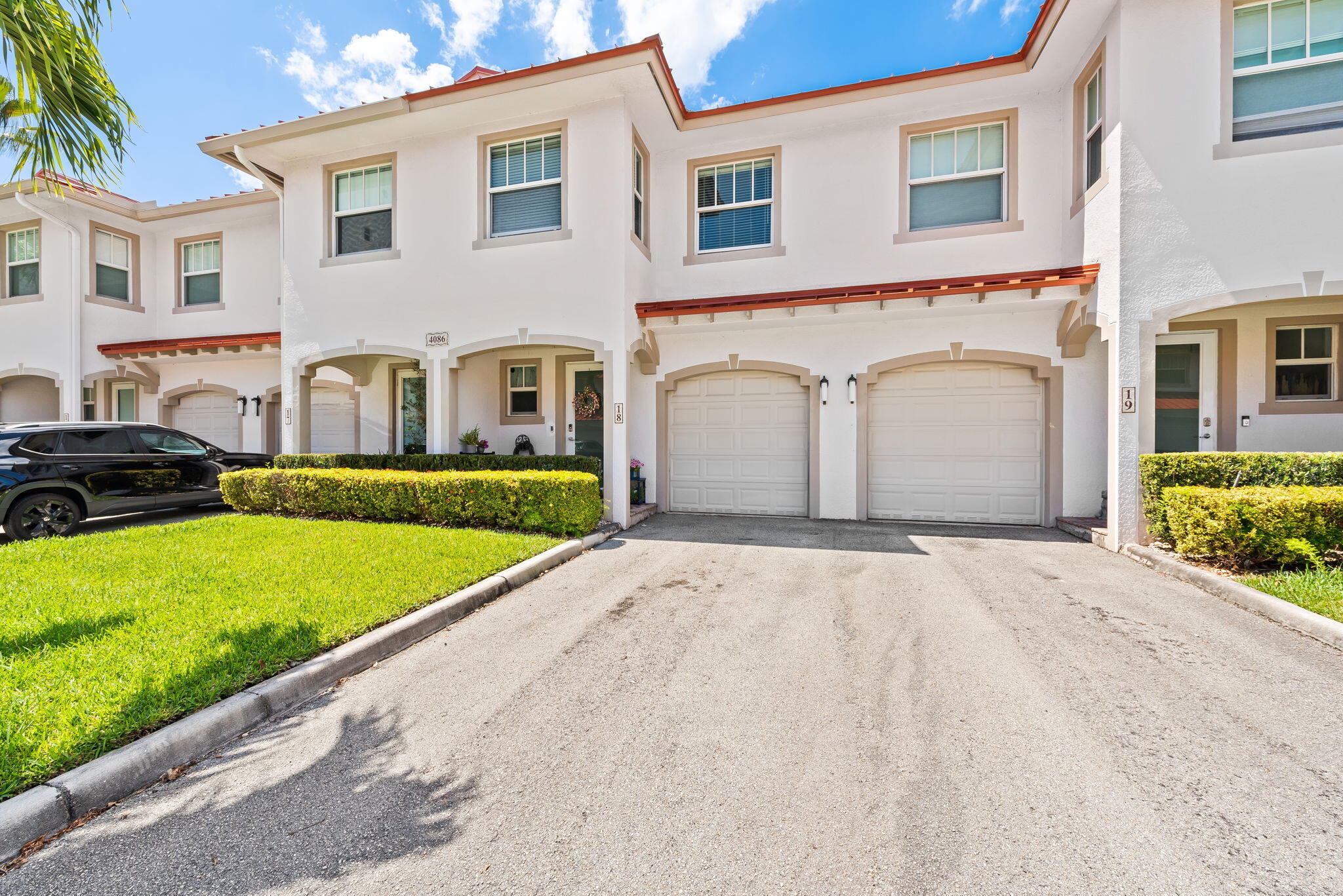 4086 W Palm Aire Drive 18