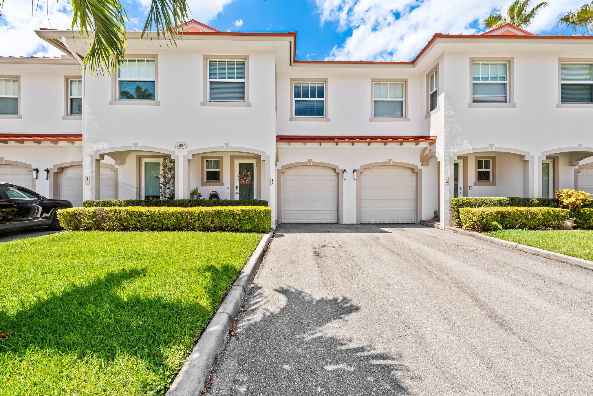 4086 W Palm Aire Drive 18