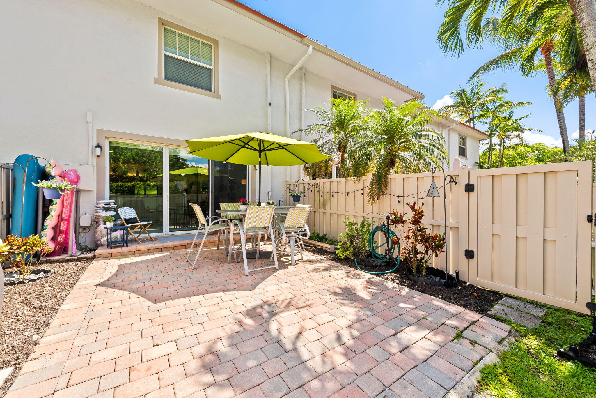 4086 W Palm Aire Drive 18
