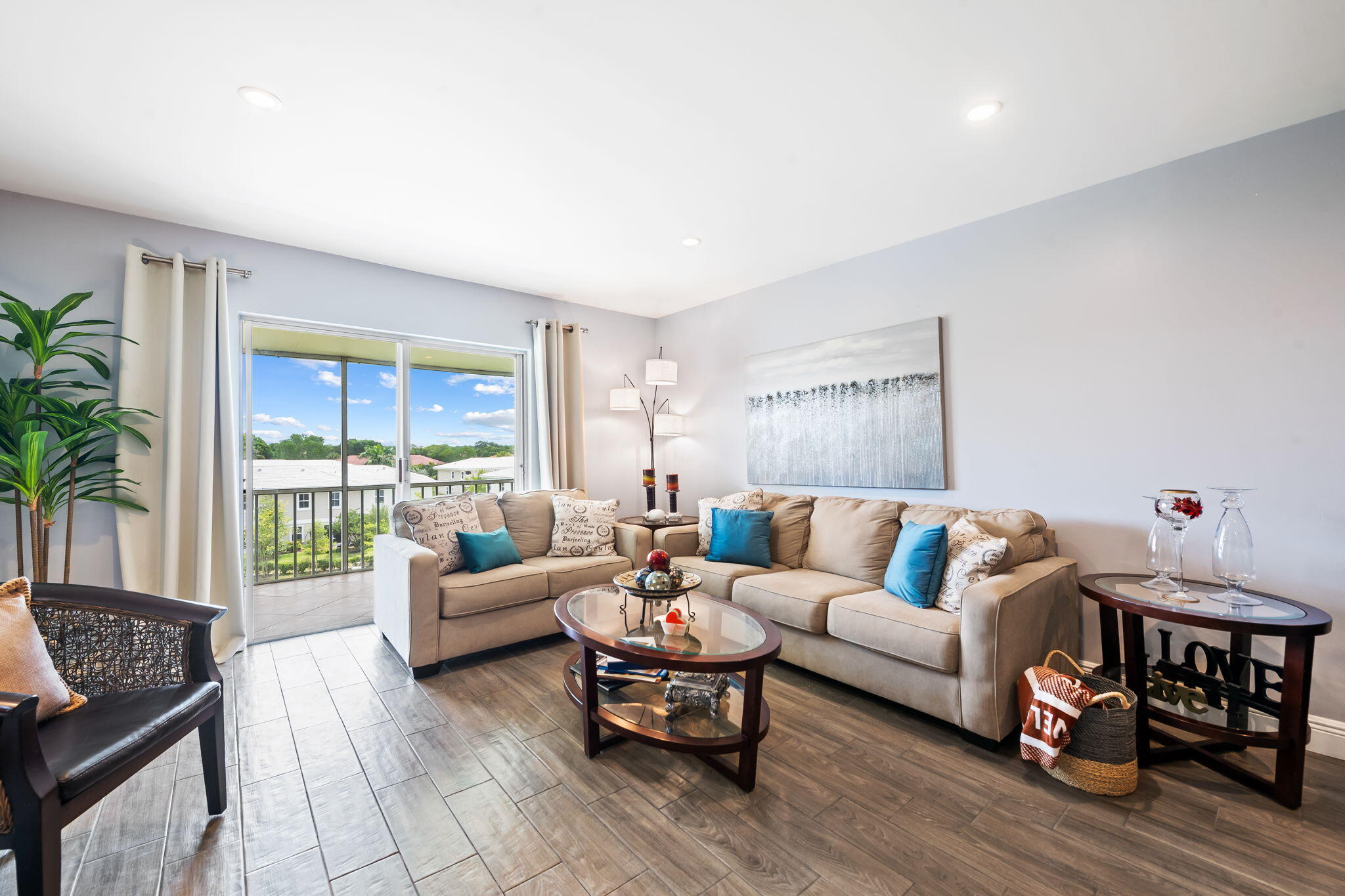 3535 Brokenwoods Drive 404