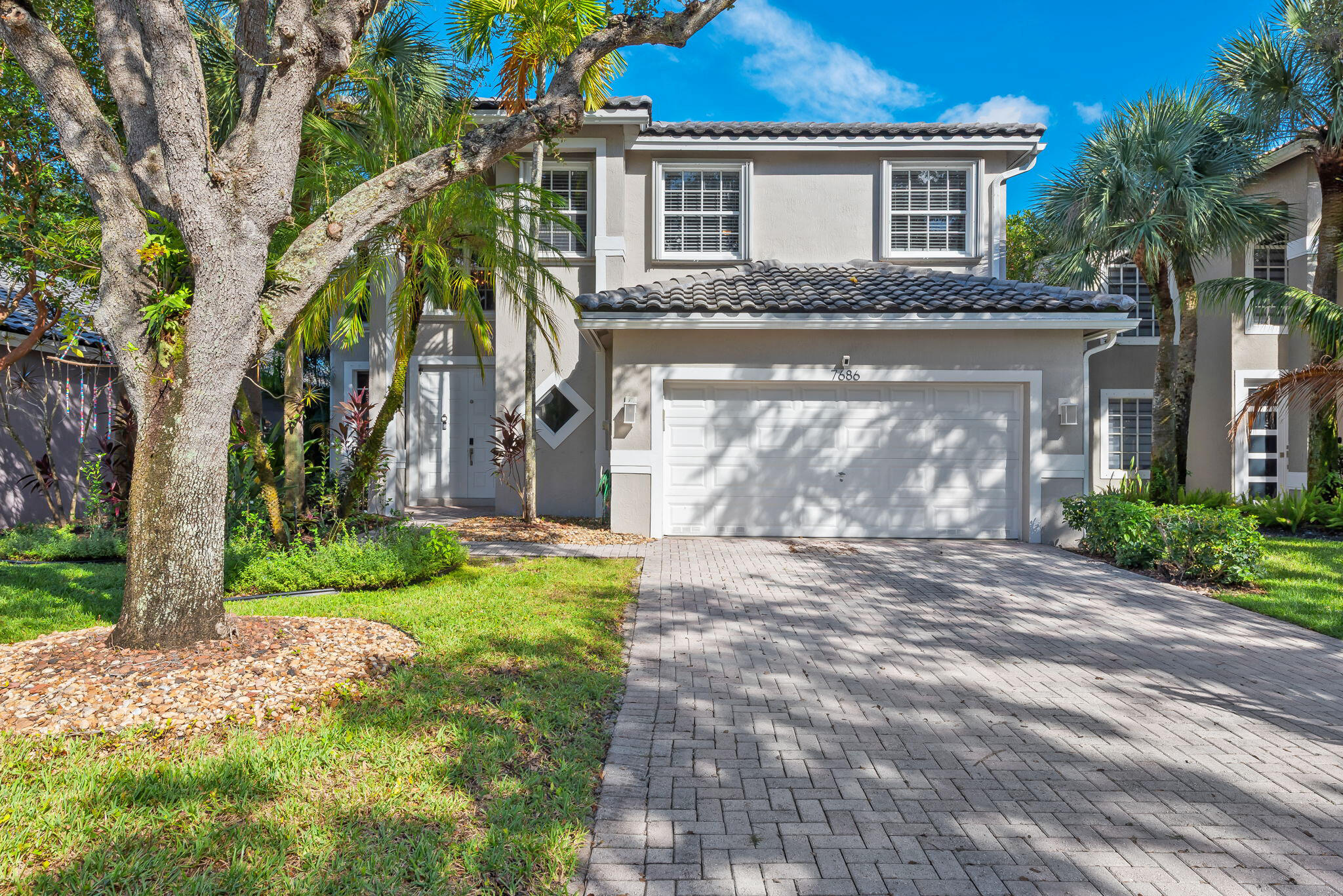 7686 NW 60TH Lane