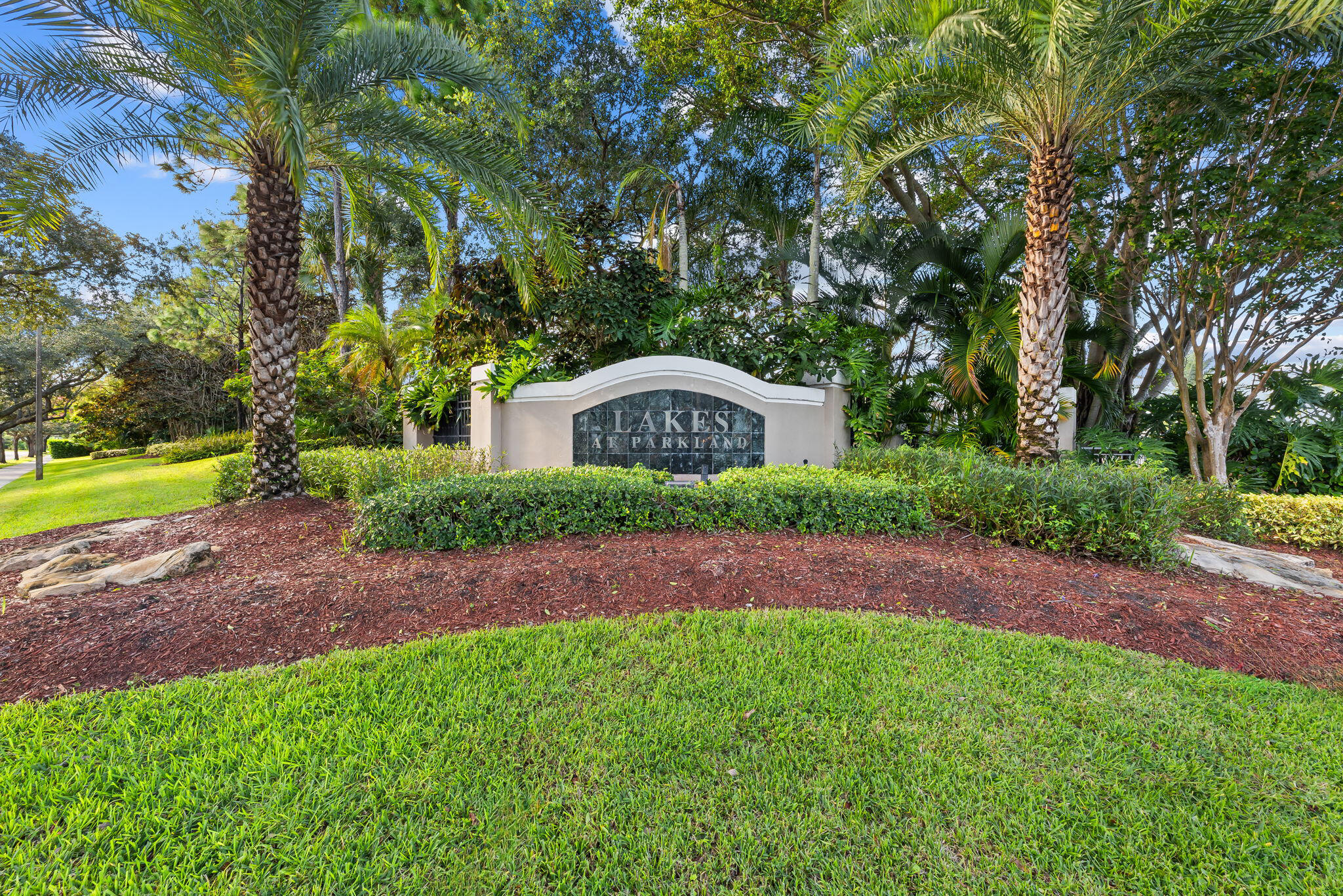 7686 NW 60TH Lane