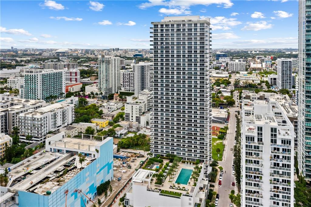 600 NE 27th St Unit: 604