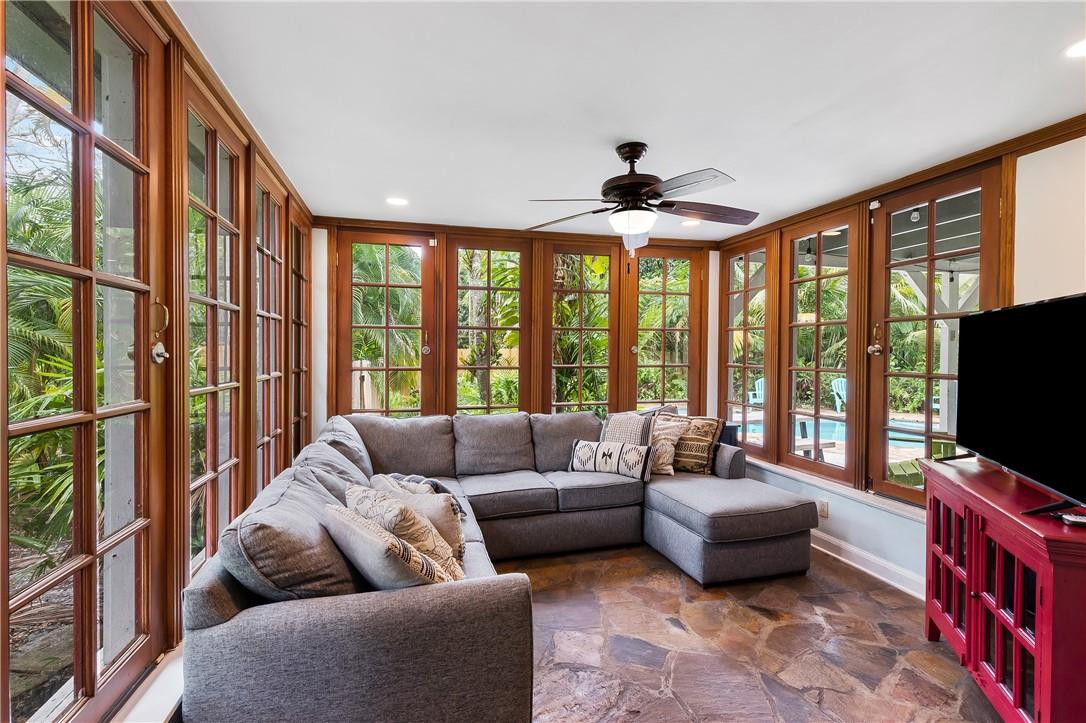701 SW 12th Ave