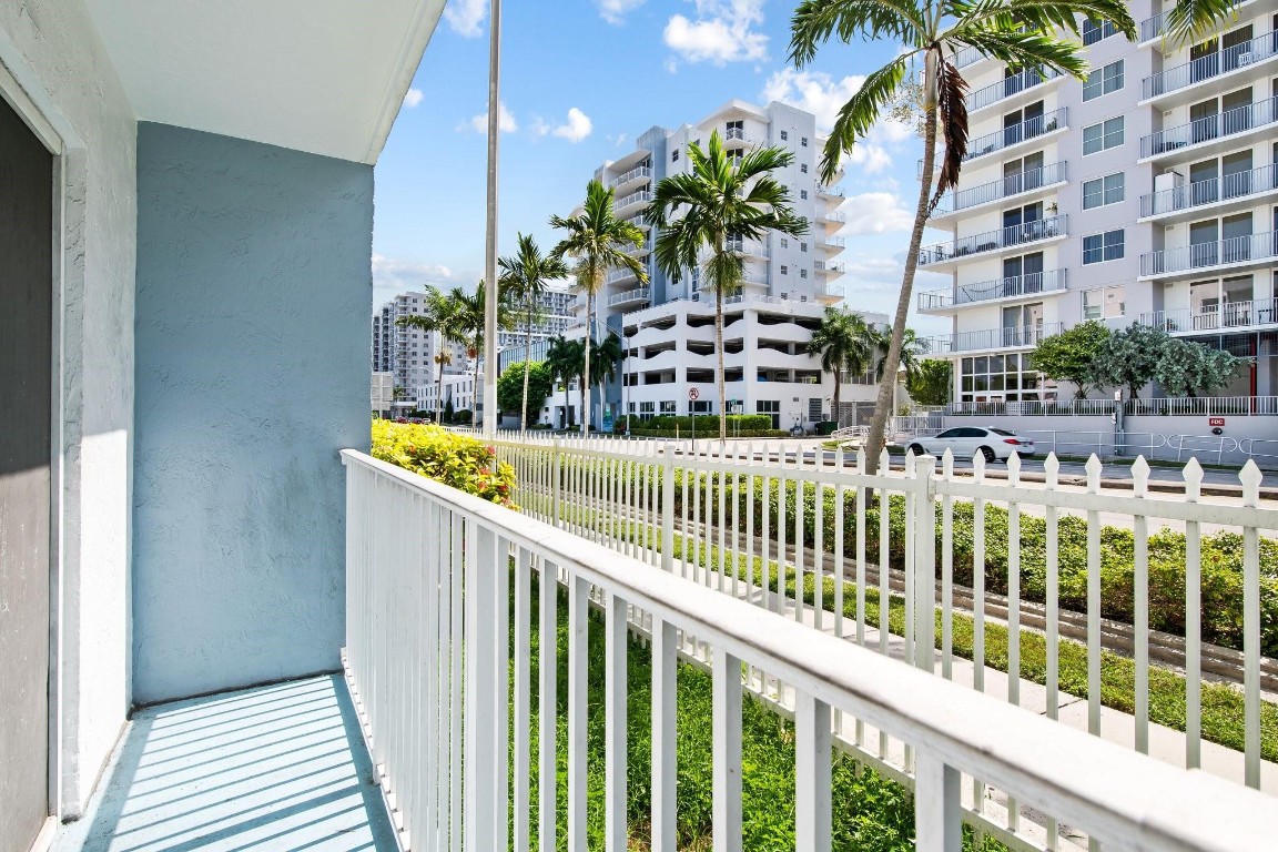 2575 SW 27th Ave Unit: 103