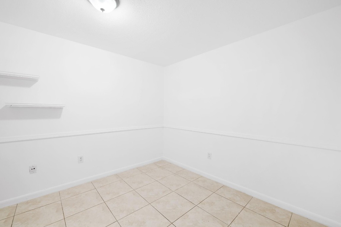 2575 SW 27th Ave Unit: 103