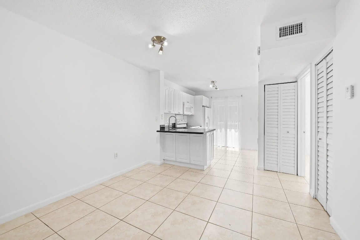 2575 SW 27th Ave Unit: 103