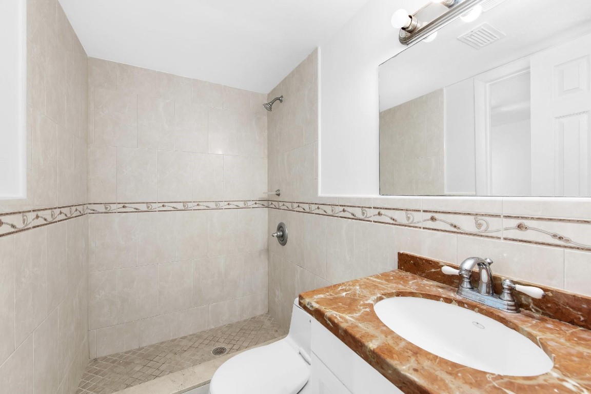 2575 SW 27th Ave Unit: 103
