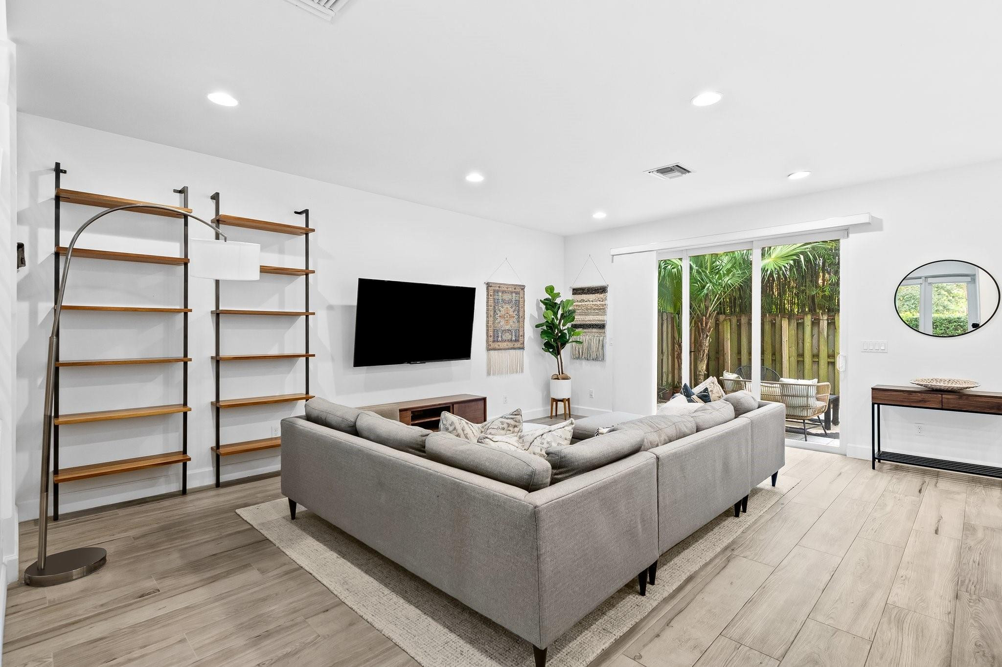 612 SW 15th St Unit: A