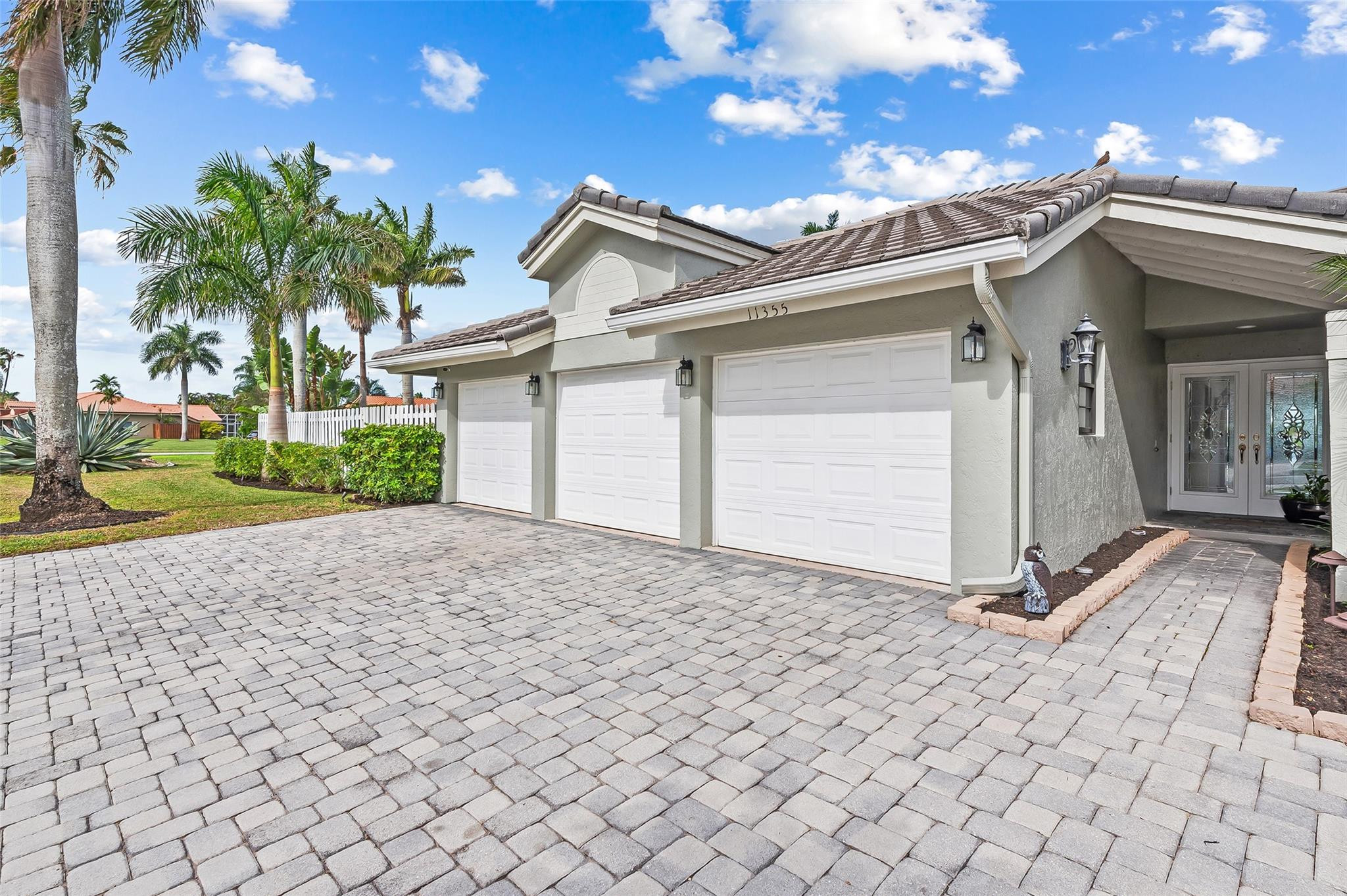 11355 Island Lakes Lane