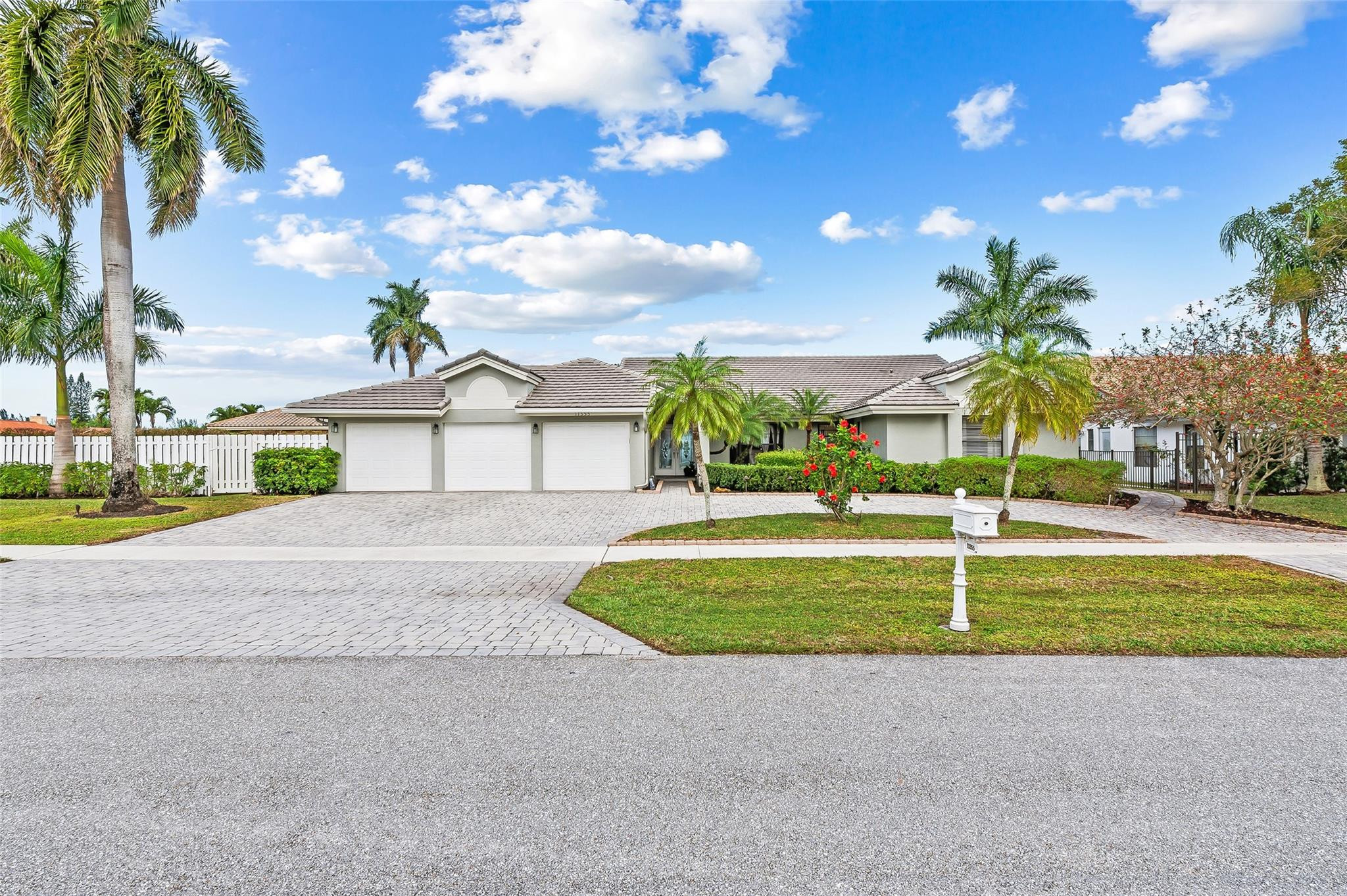 11355 Island Lakes Lane