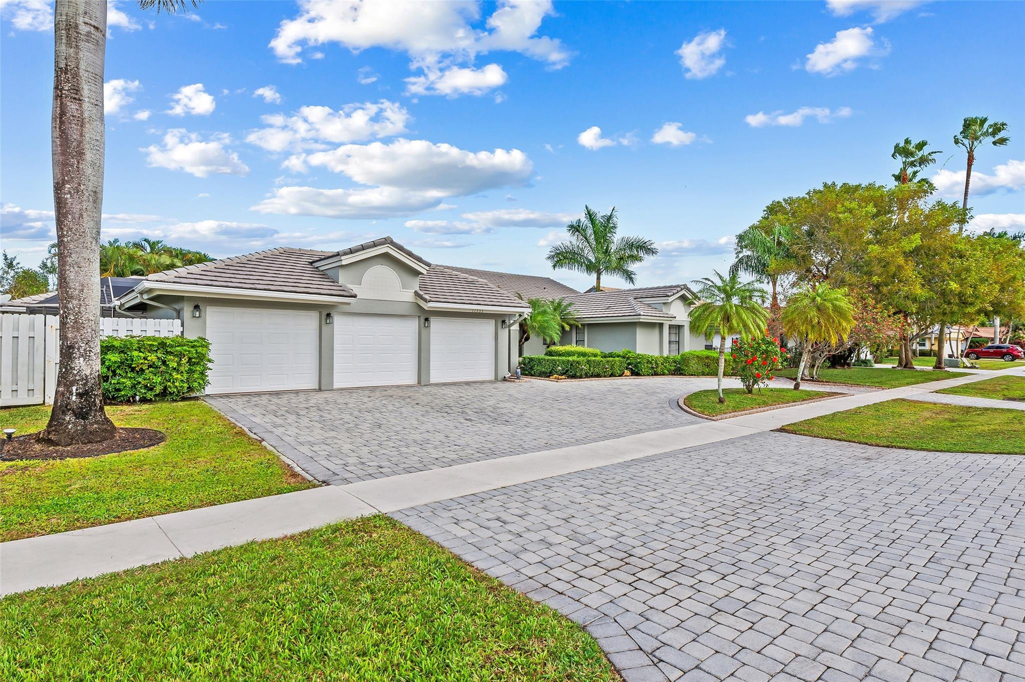 11355 Island Lakes Lane