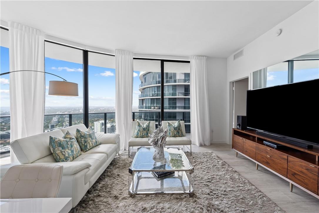 45 SW 9th St 4406