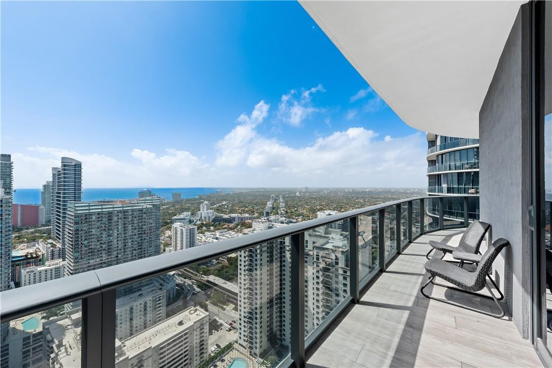 45 SW 9th St 4406