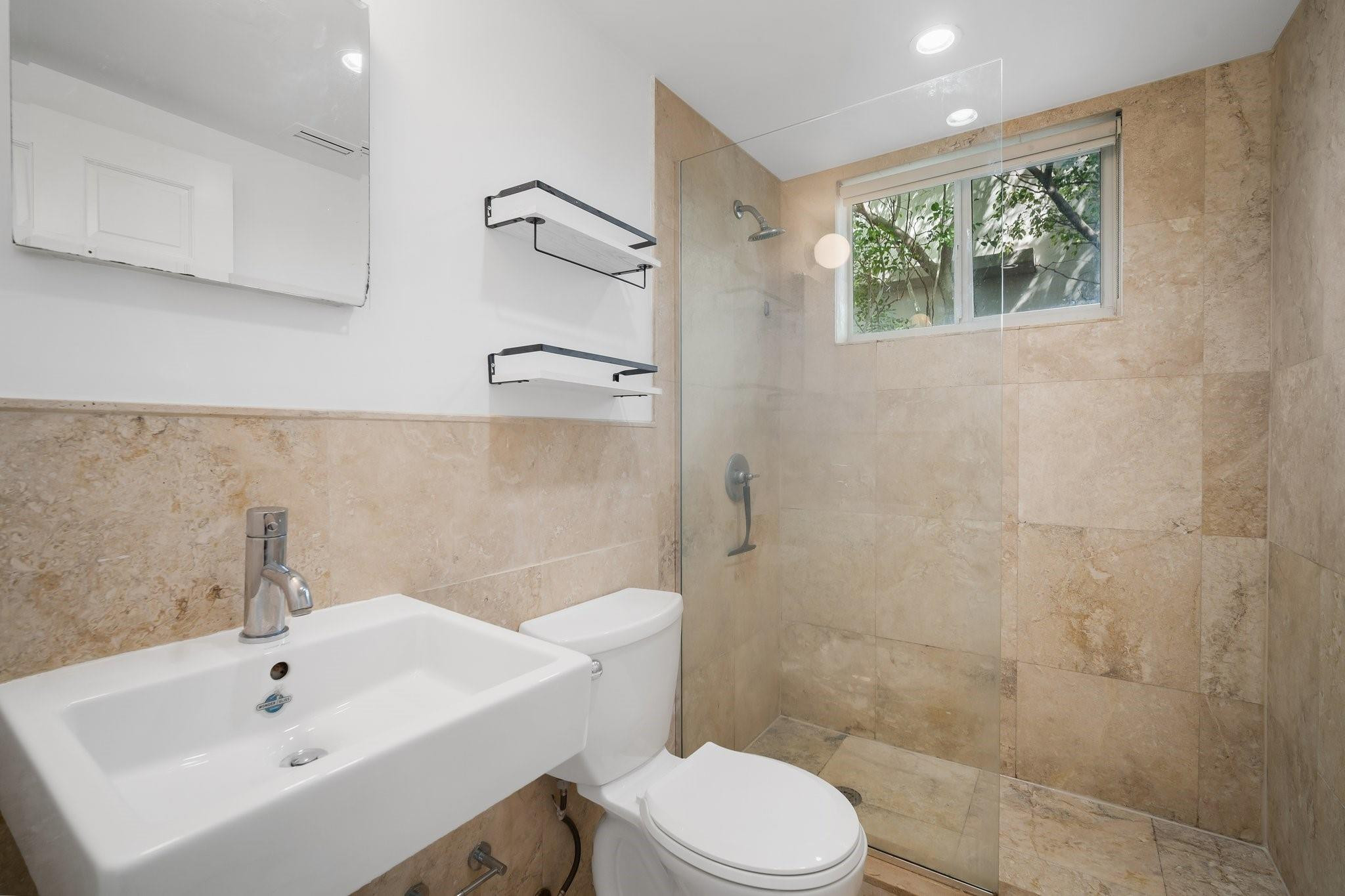 741 6th St 204-W