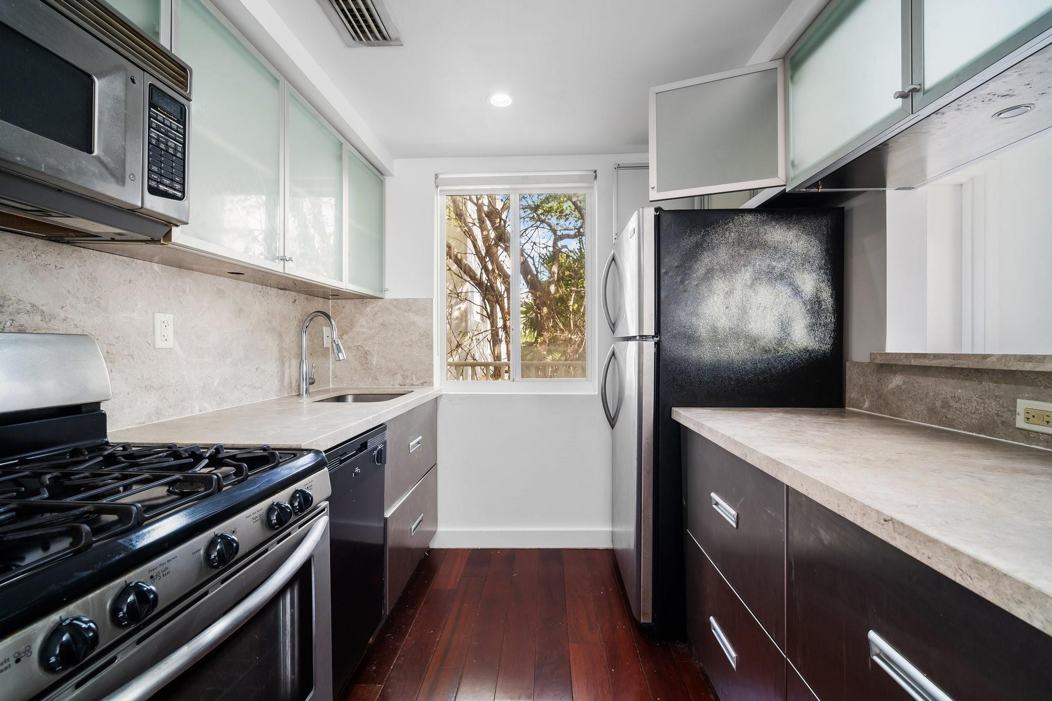 741 6th St 204-W