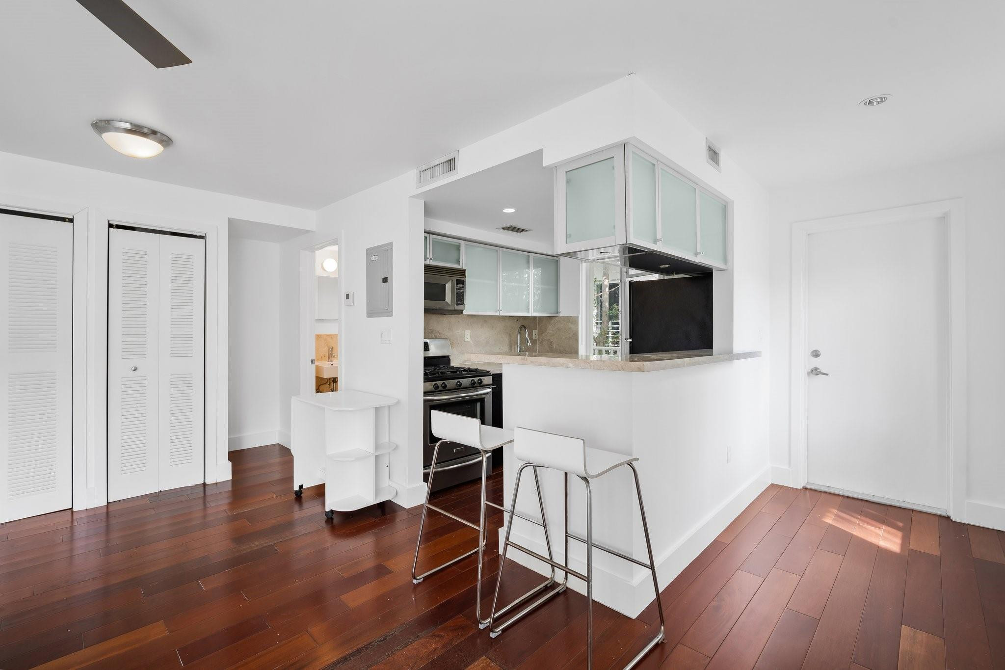 741 6th St 204-W