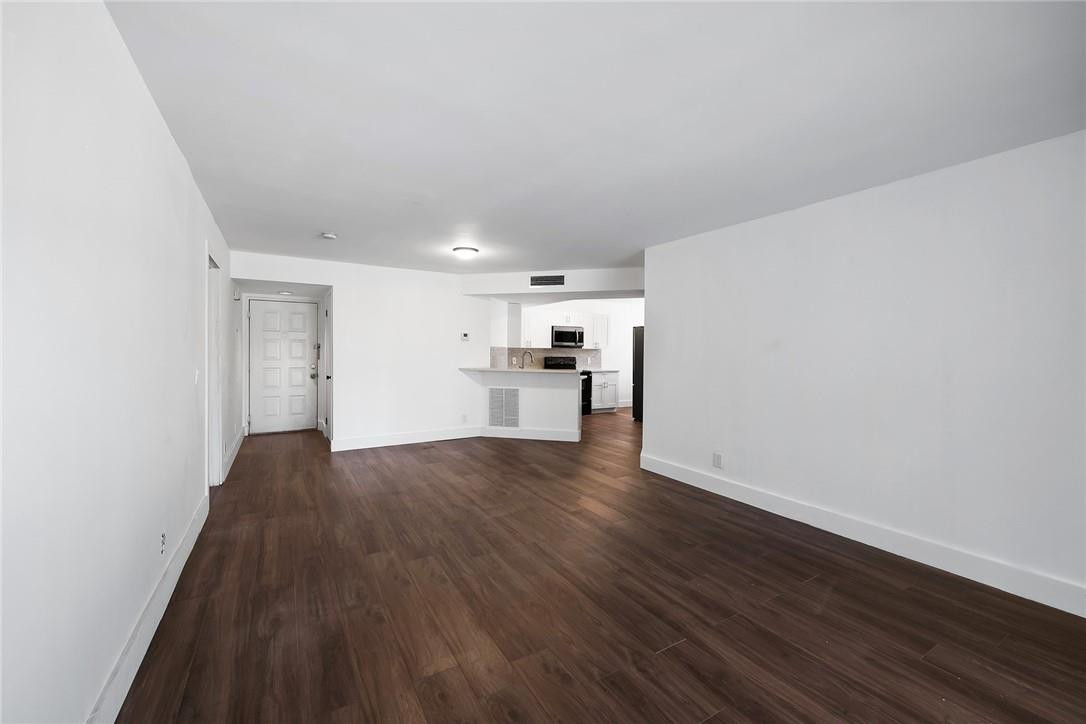 8851 Wiles Rd 202