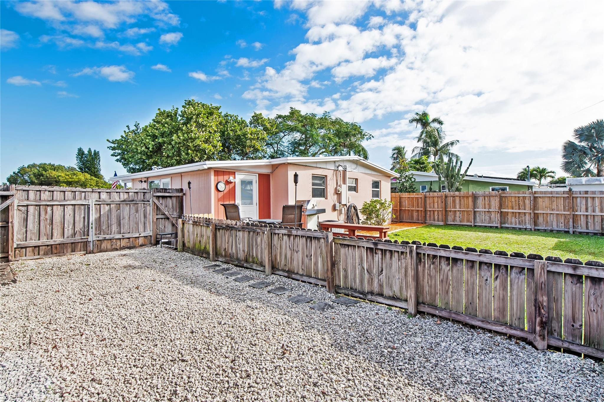 1200 NW 41st Street