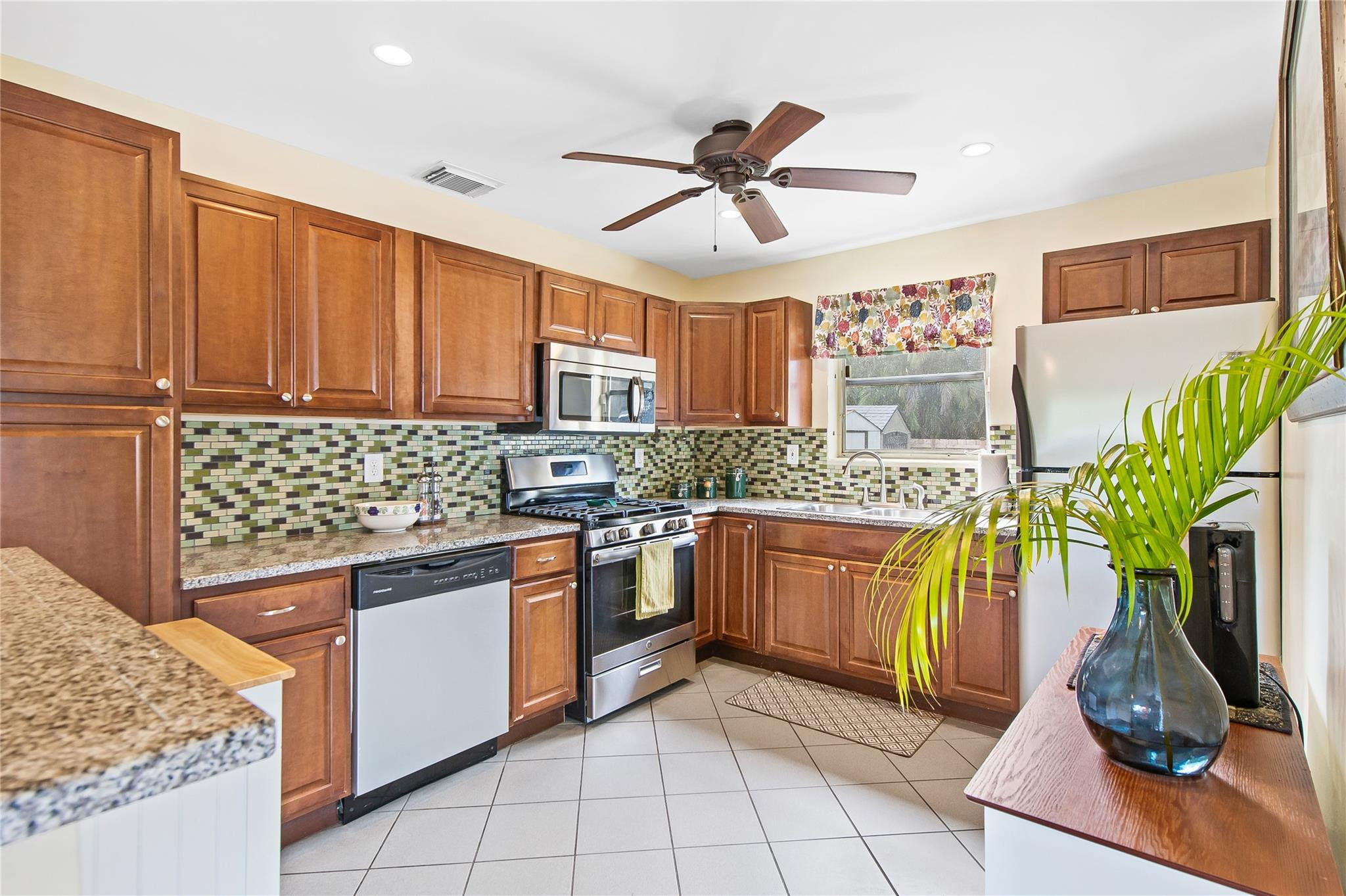 1200 NW 41st Street
