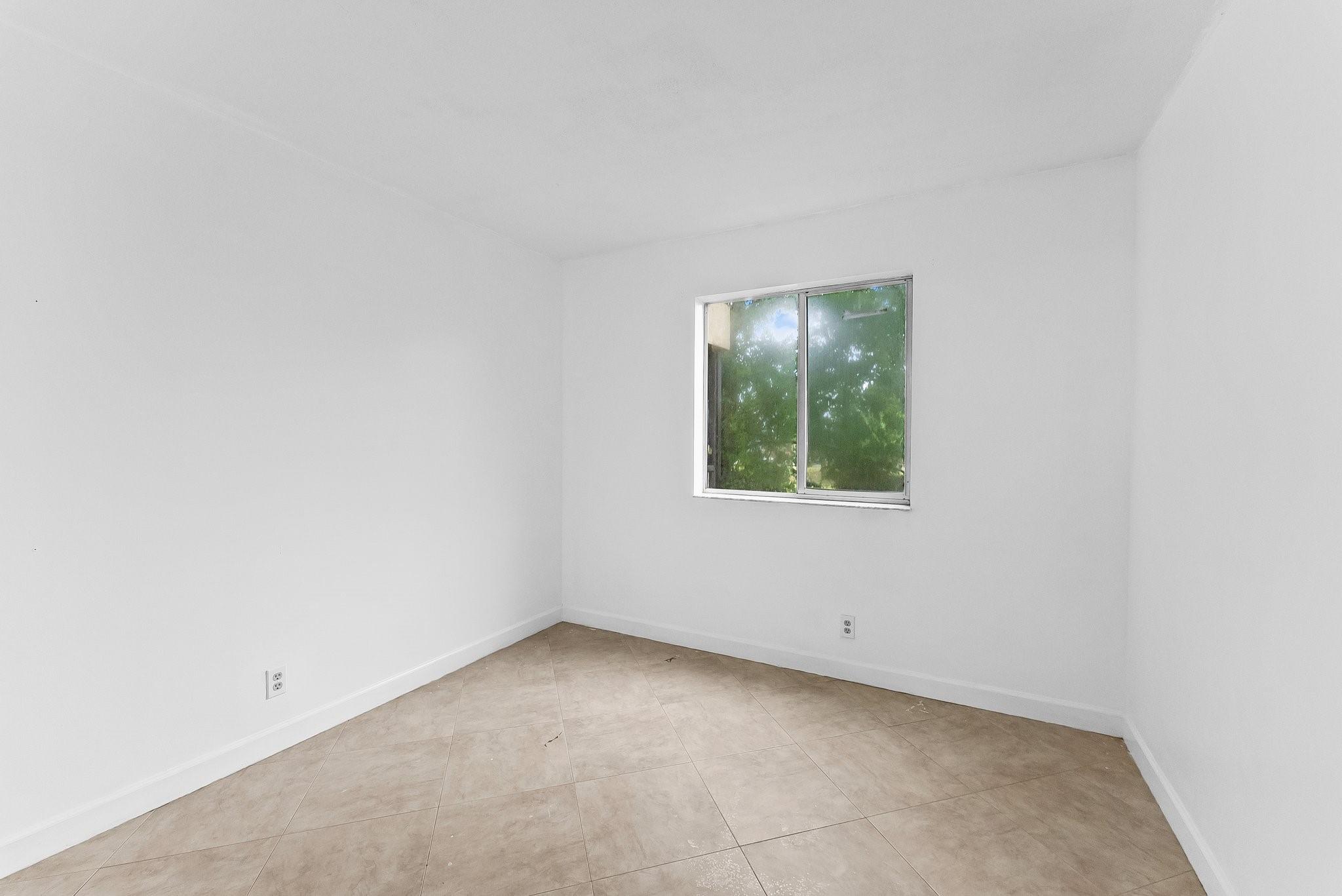 3021 N Oakland Forest Dr 208