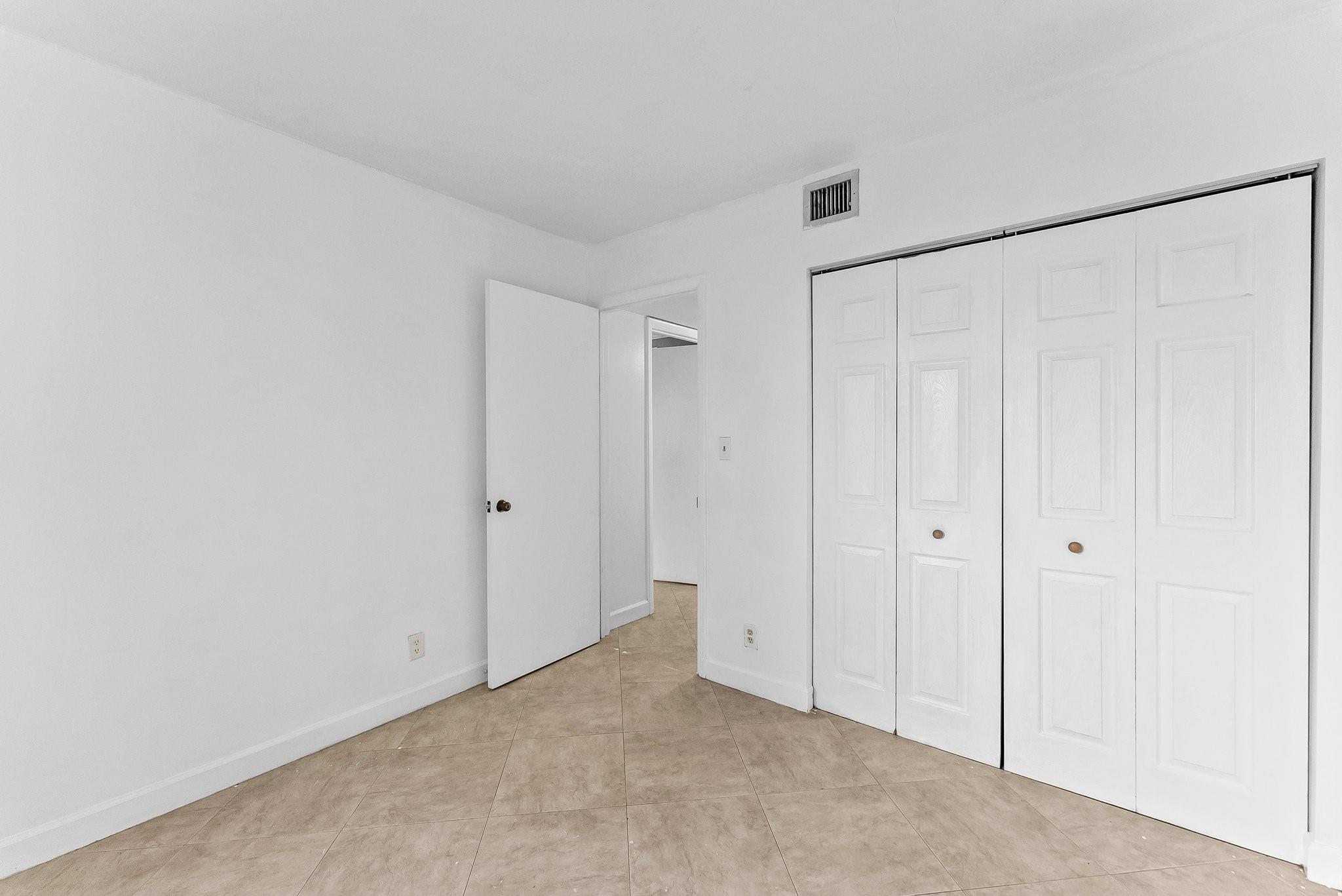 3021 N Oakland Forest Dr 208