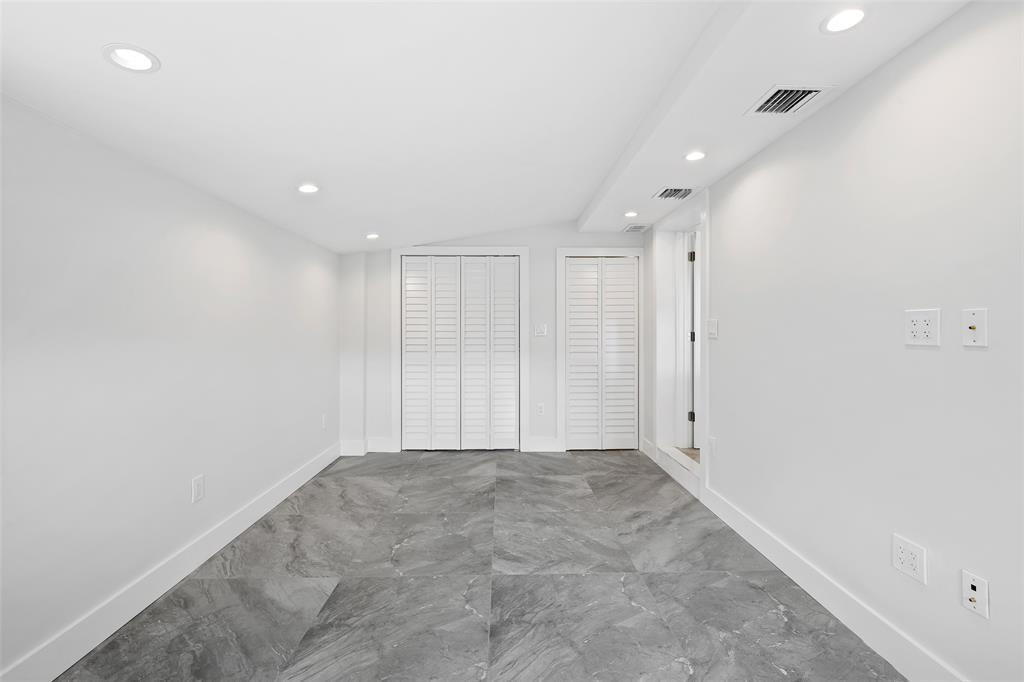 4401 NE 13th Ter