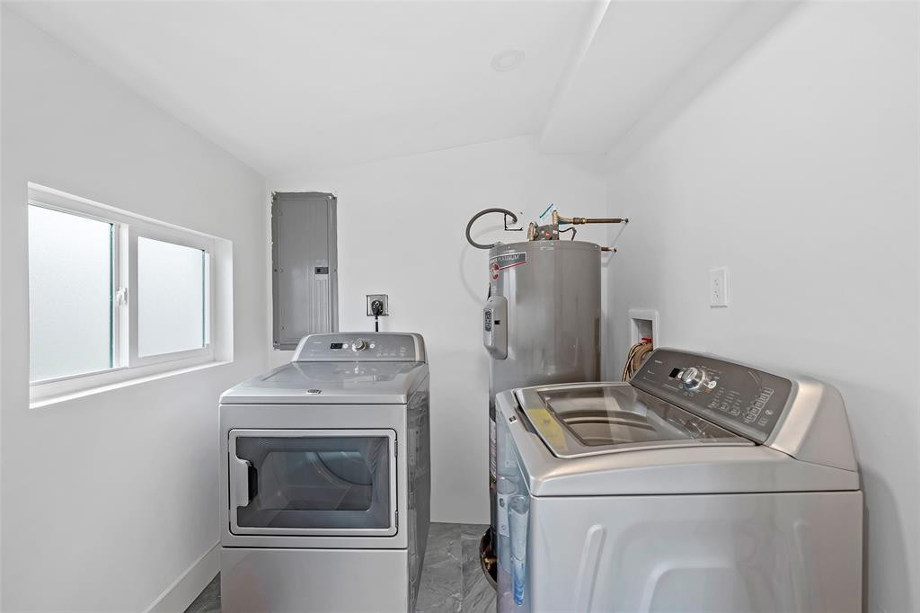 4401 NE 13th Ter