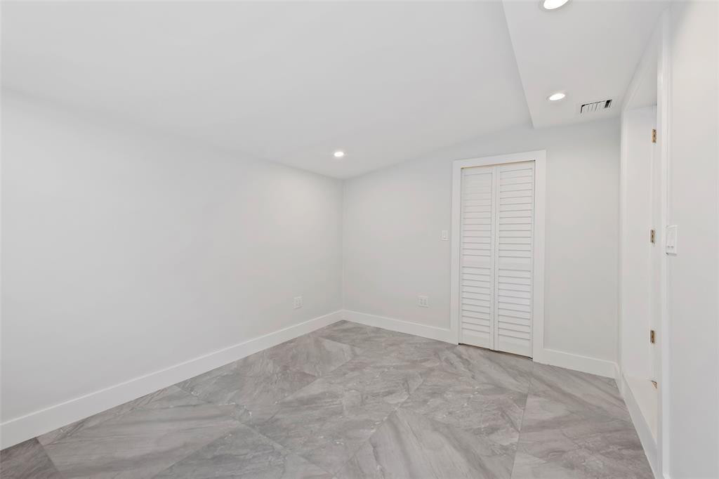 4401 NE 13th Ter