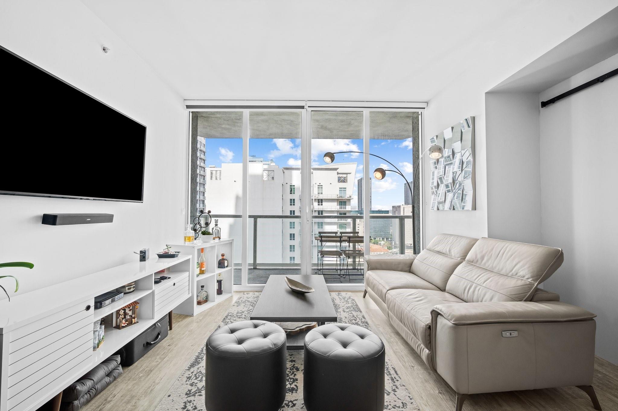244 Biscayne Blvd 2210
