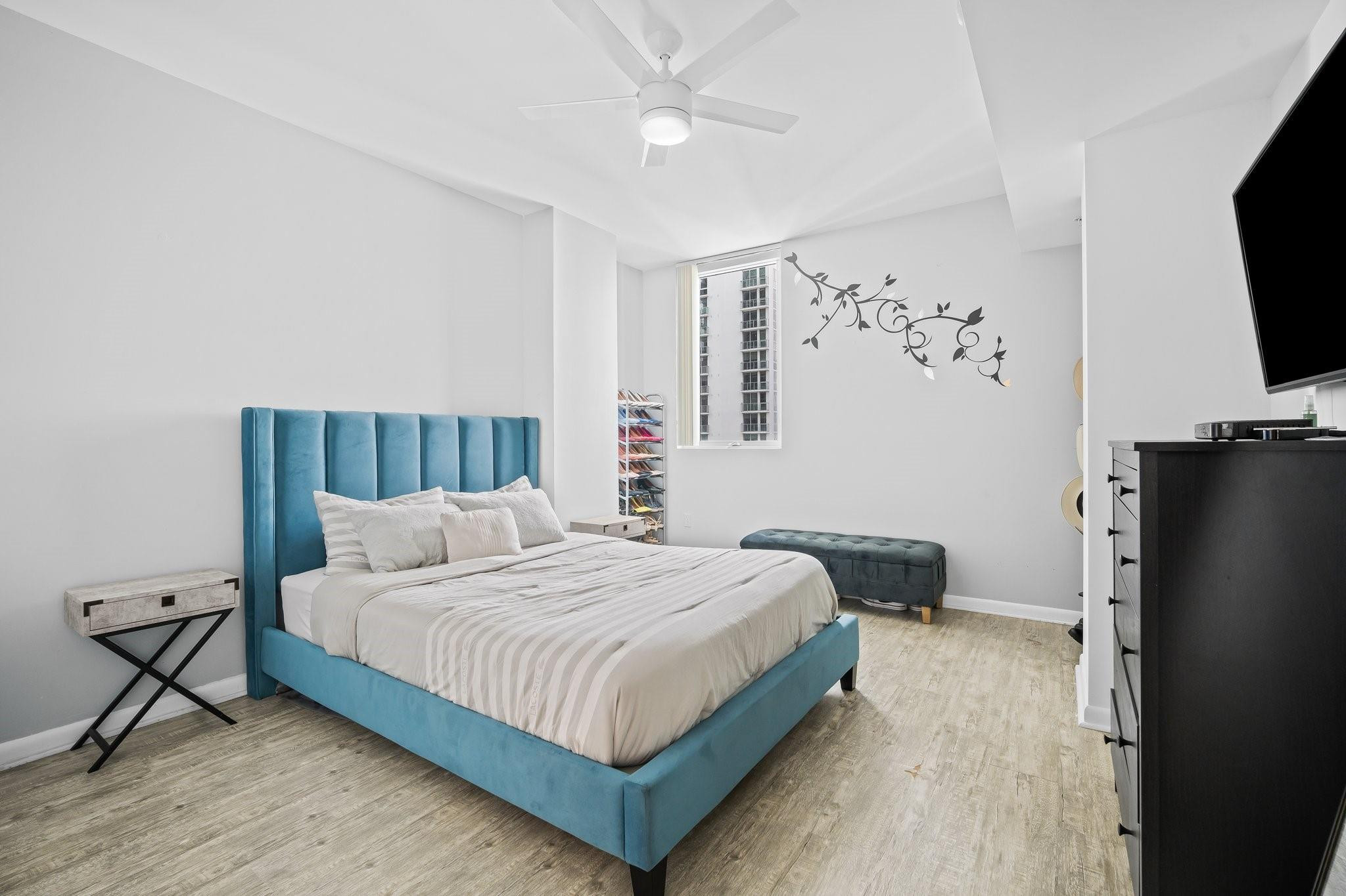 244 Biscayne Blvd 2210