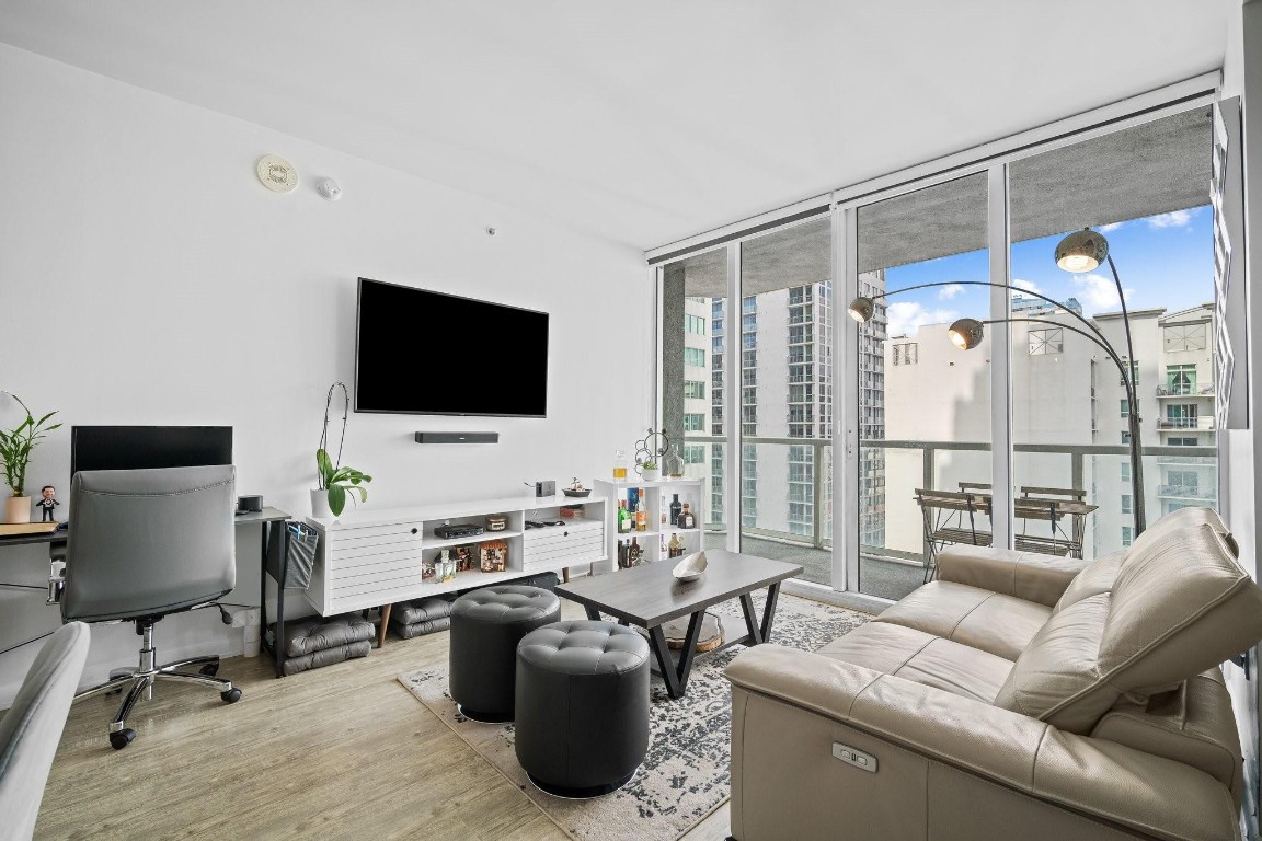 244 Biscayne Blvd 2210