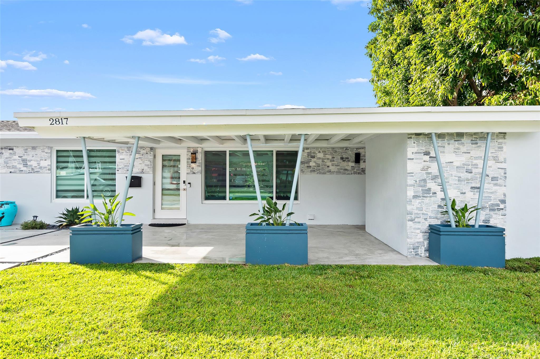 2817 NW 9th Ter