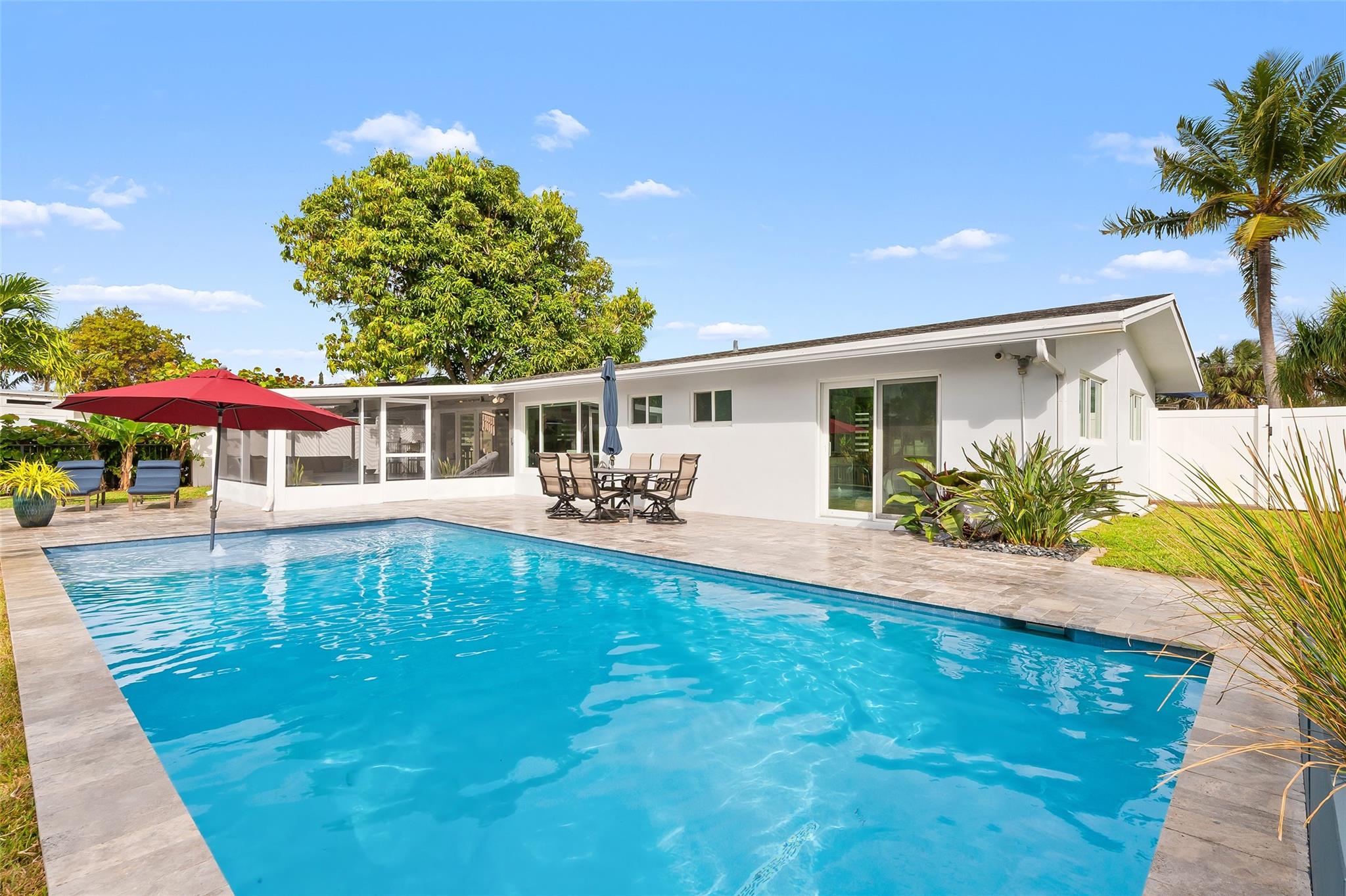2817 NW 9th Ter