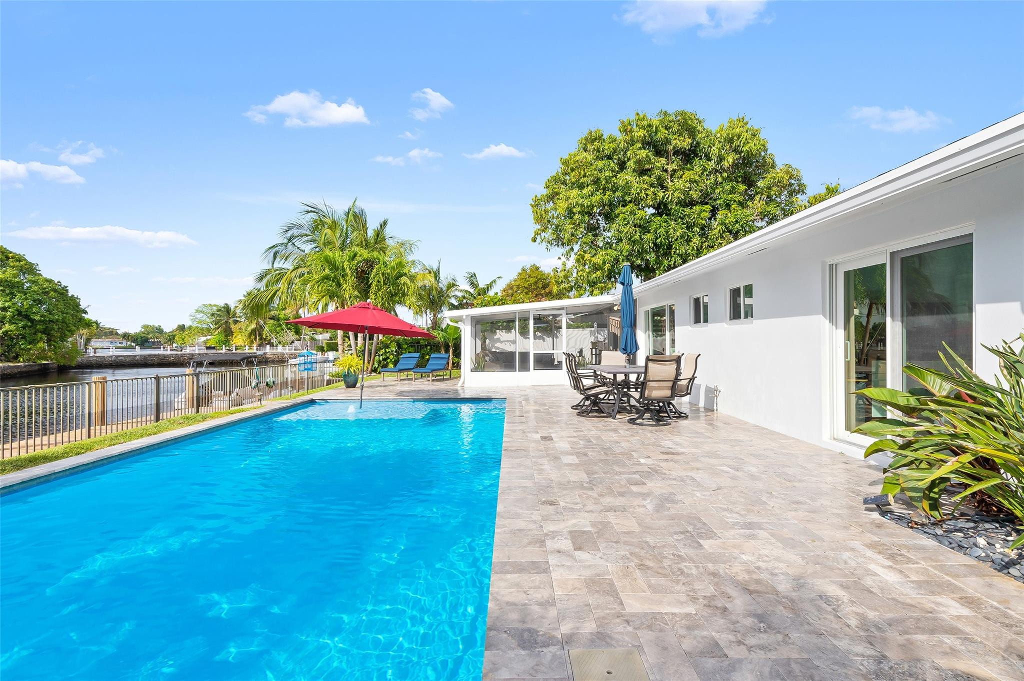 2817 NW 9th Ter