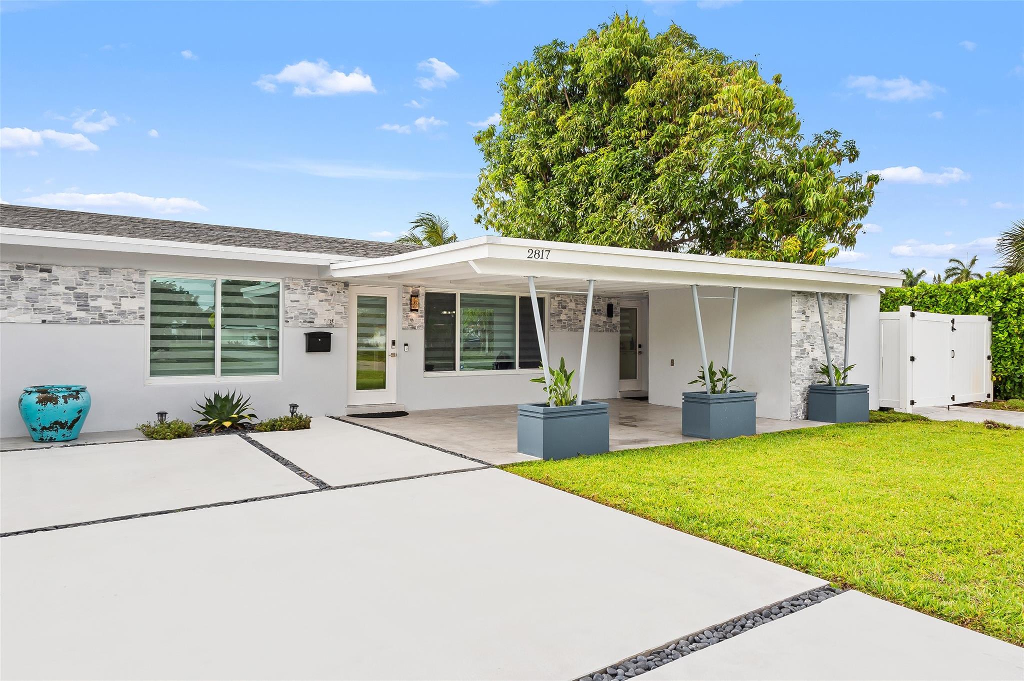 2817 NW 9th Ter