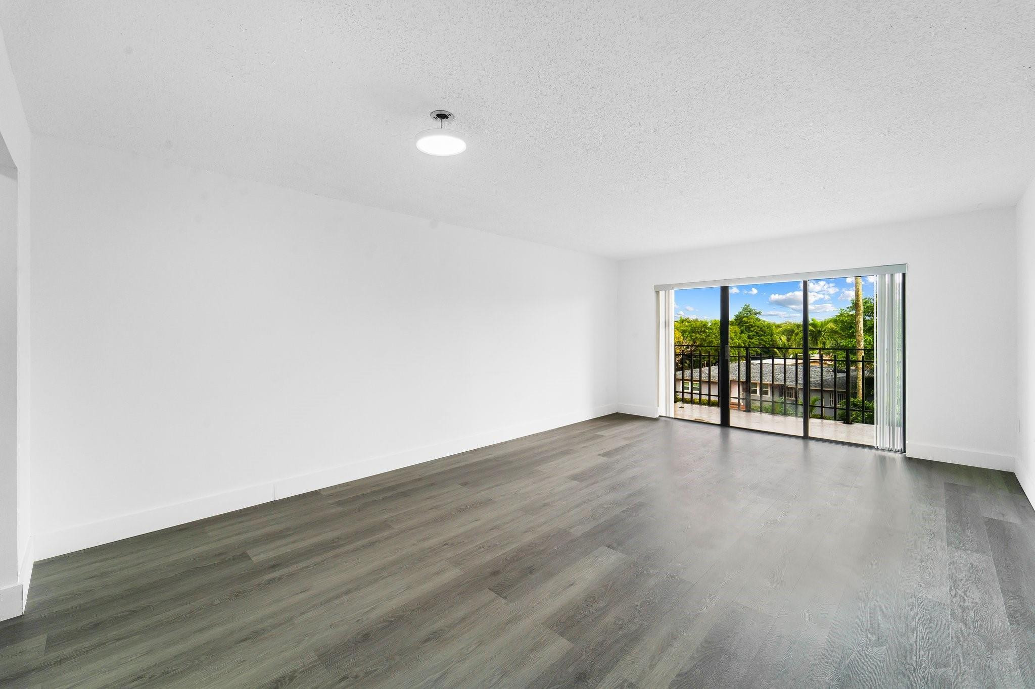 650 NE 149th St A-305