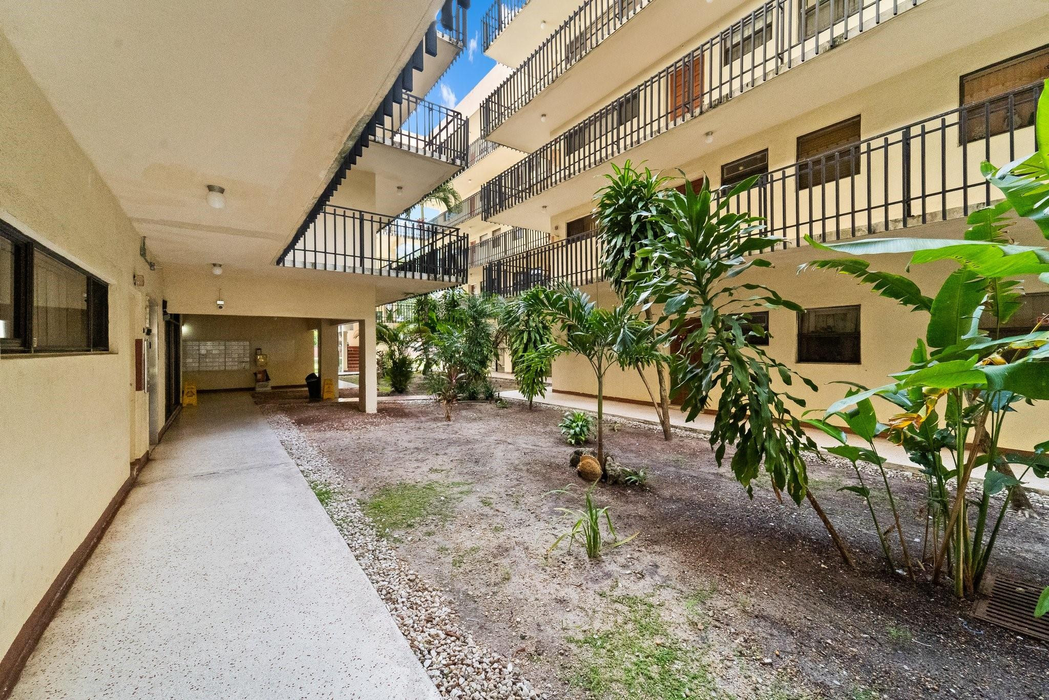 650 NE 149th St A-305