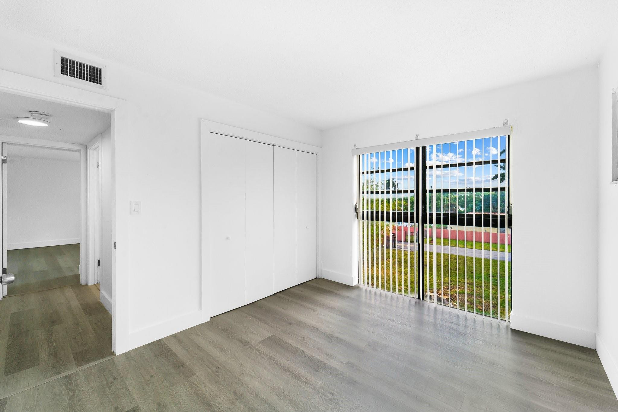 650 NE 149th St A-305