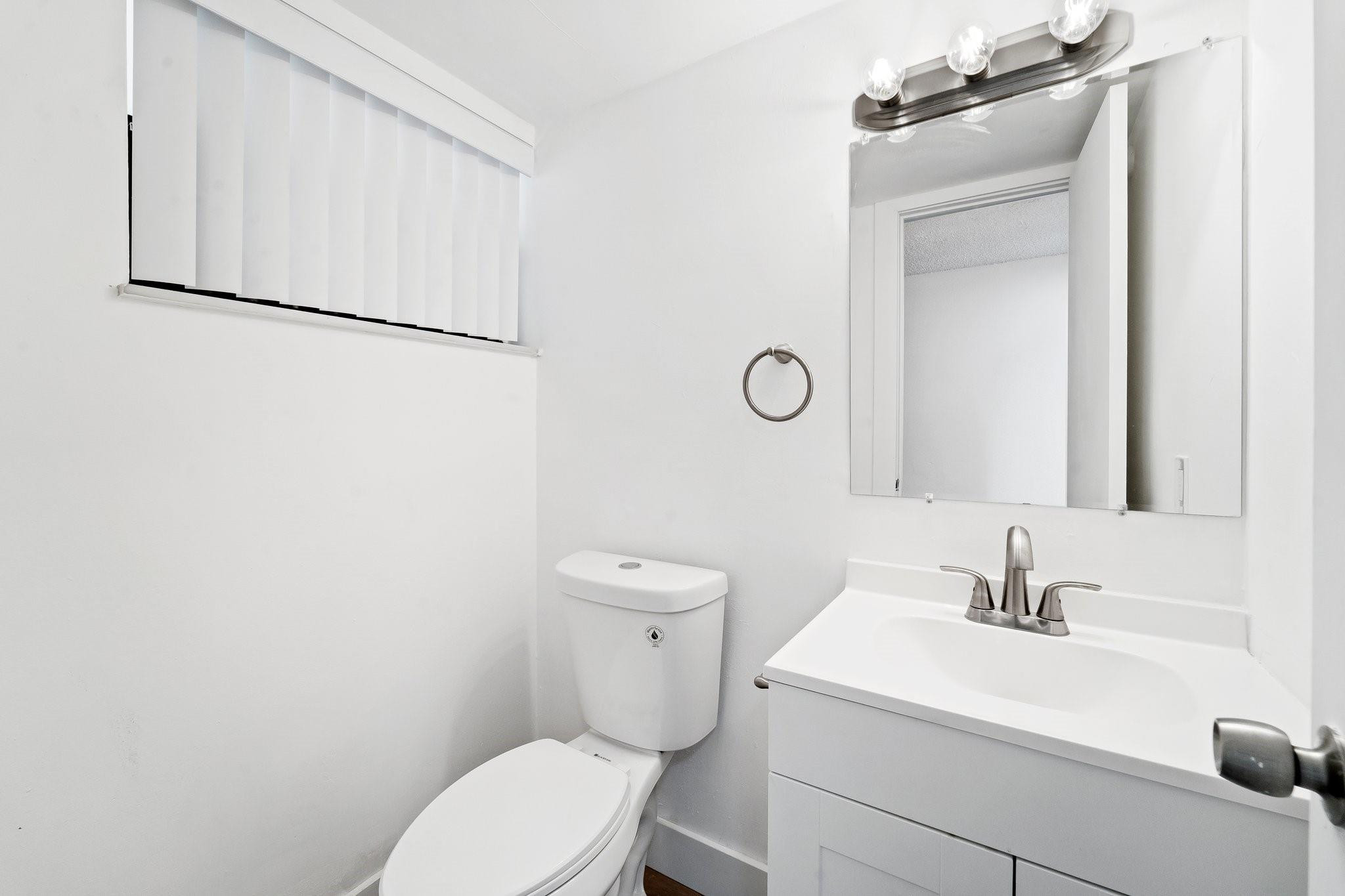 650 NE 149th St A-305